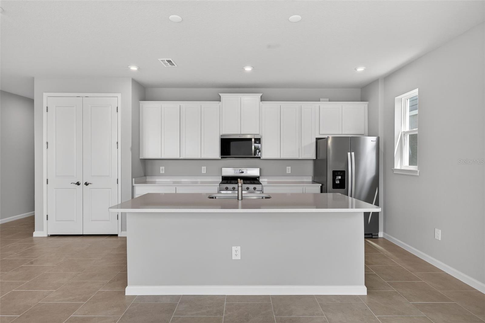 Single Family Residence at 13109 OXEYE LN, PARRISH, photo 9 of 36