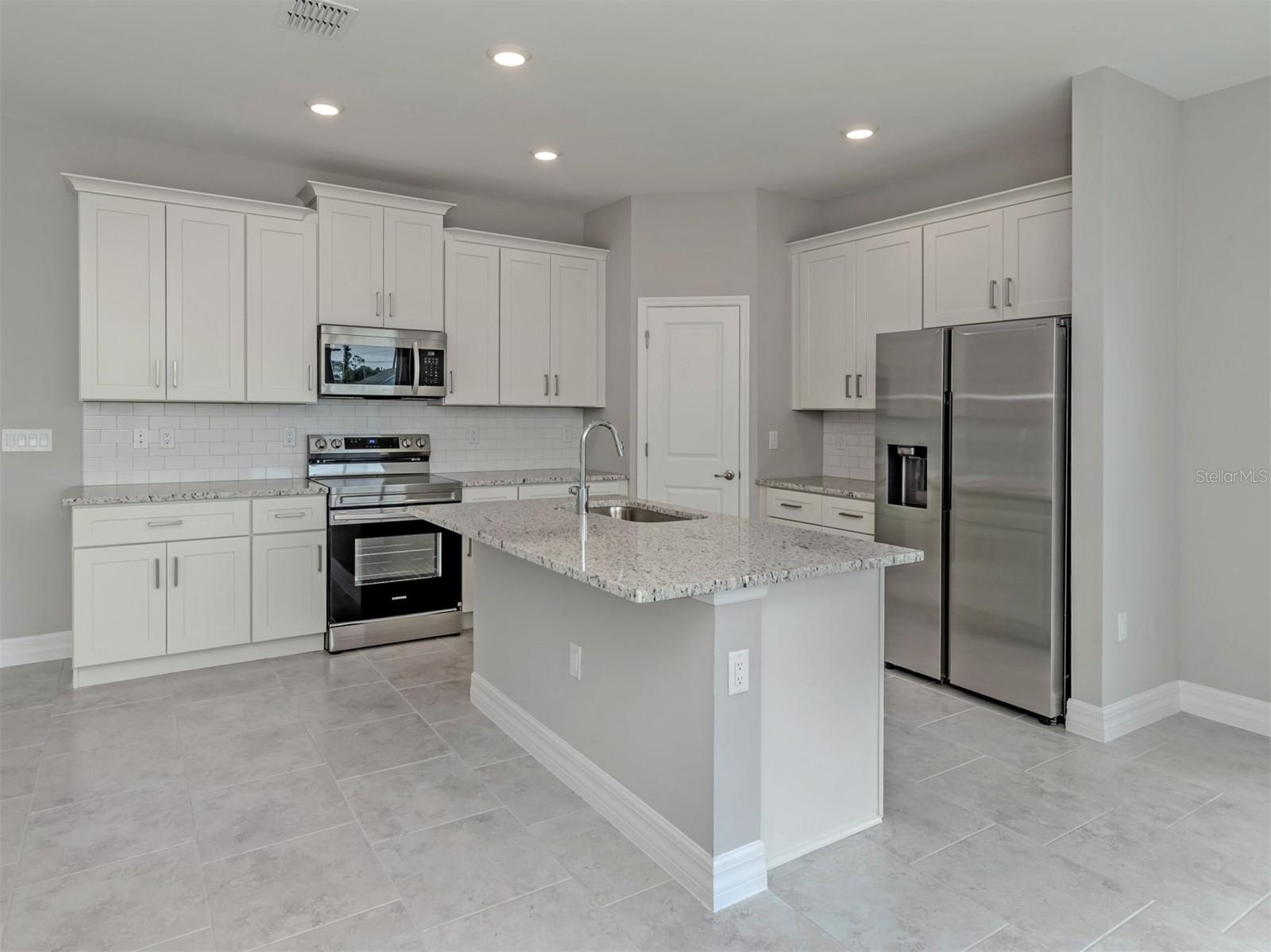 Single Family Residence at 1047 COMFORT LN, NORTH PORT, photo 11 of 70