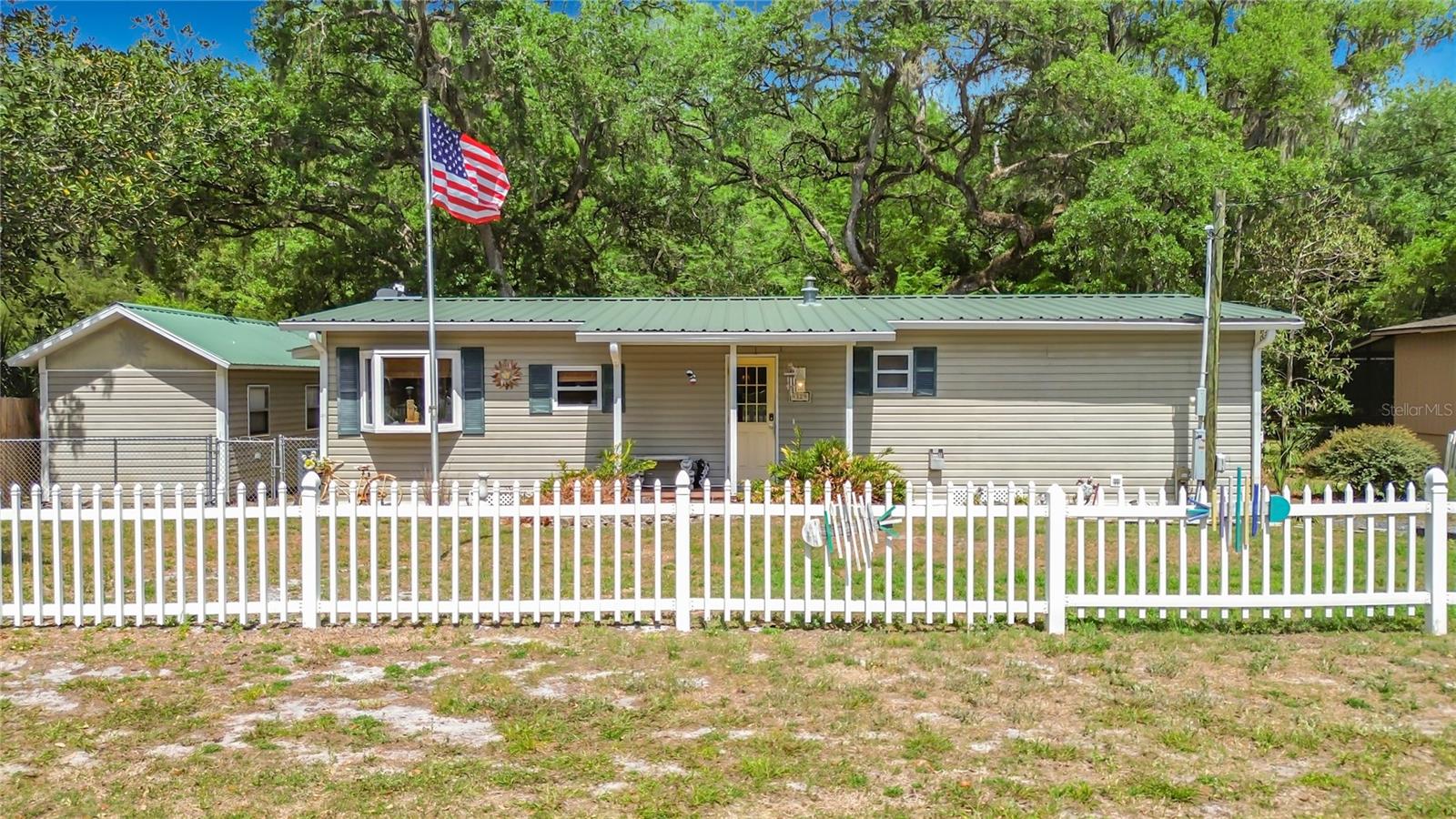 Mobile Home at 4129 E RIVERSIDE DR, DUNNELLON, photo 4 of 66