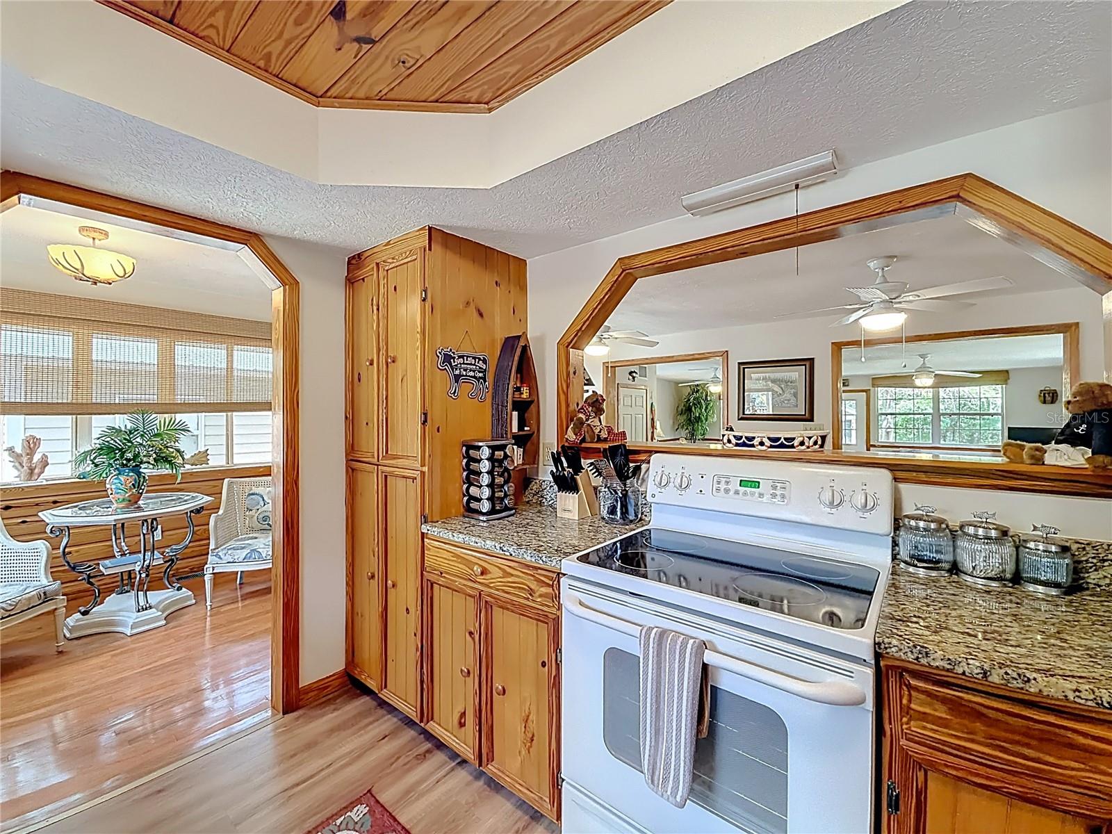 Mobile Home at 4129 E RIVERSIDE DR, DUNNELLON, photo 21 of 66