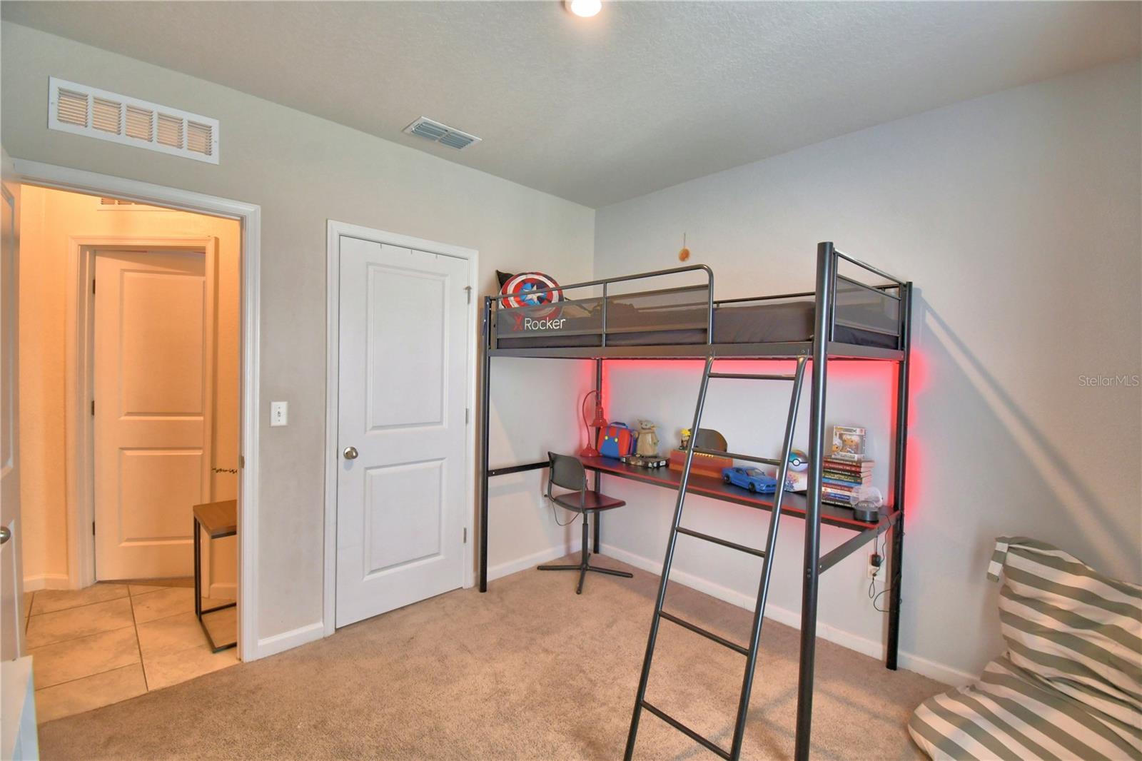 Single Family Residence at 542 EAGLE LANDING BOULEVARD, WINTER HAVEN, photo 14 of 59