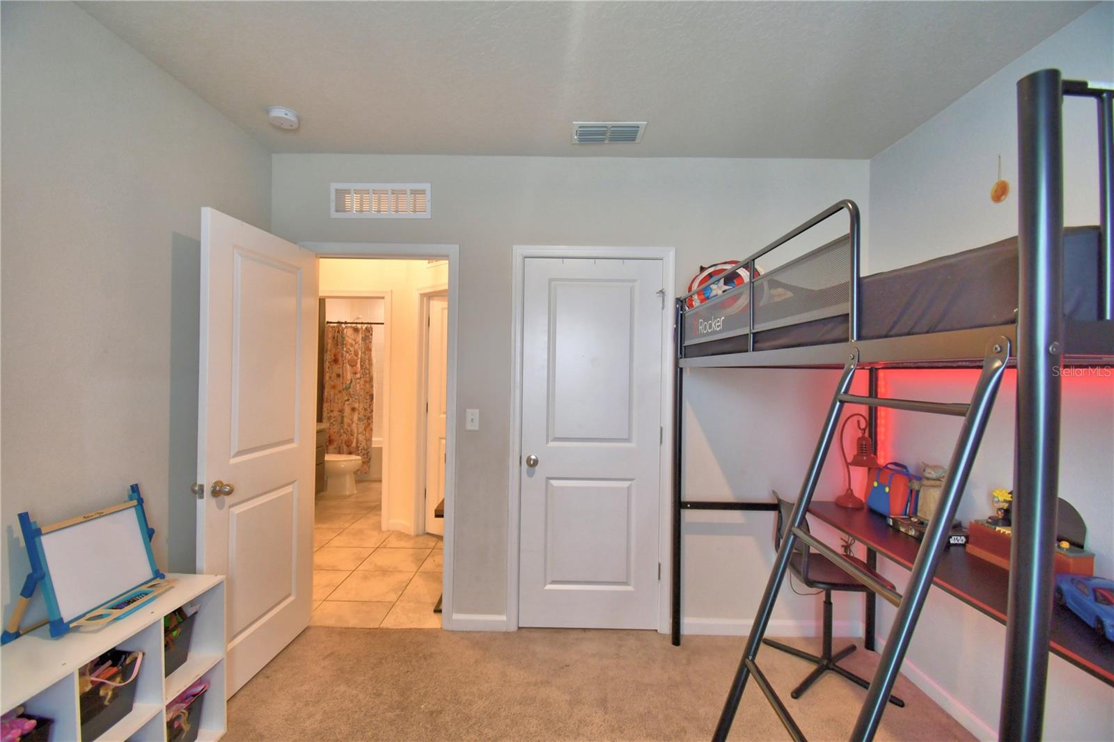 Single Family Residence at 542 EAGLE LANDING BOULEVARD, WINTER HAVEN, photo 15 of 59