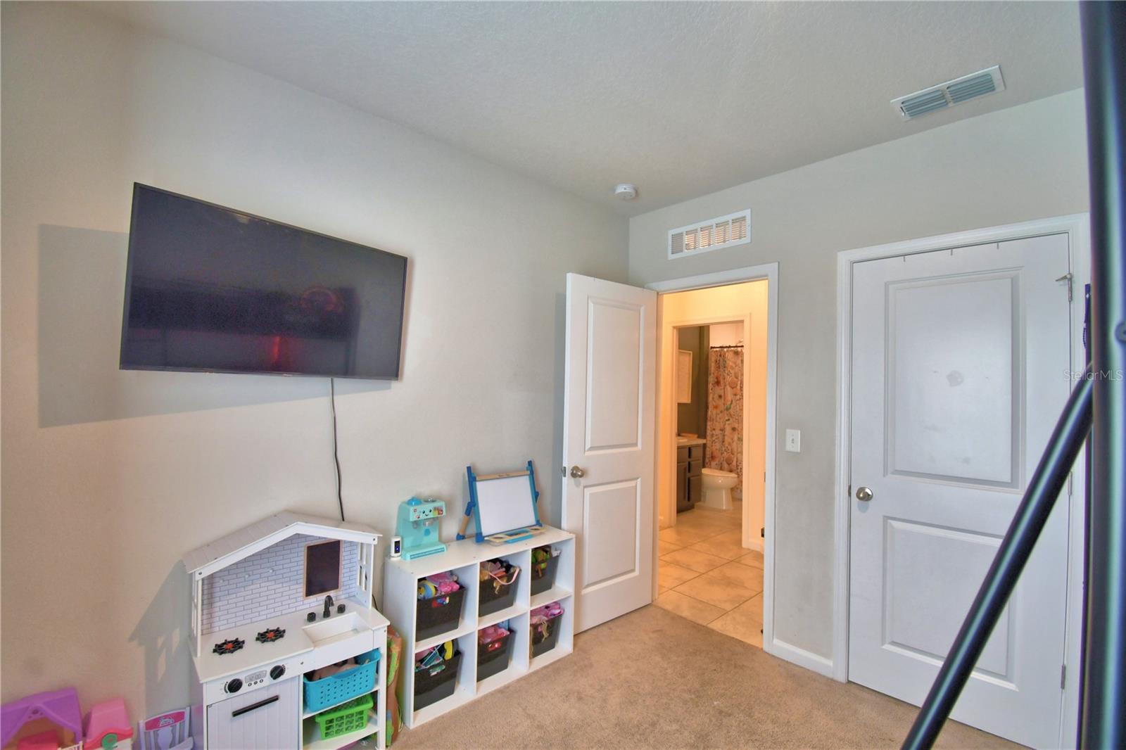 Single Family Residence at 542 EAGLE LANDING BOULEVARD, WINTER HAVEN, photo 16 of 59