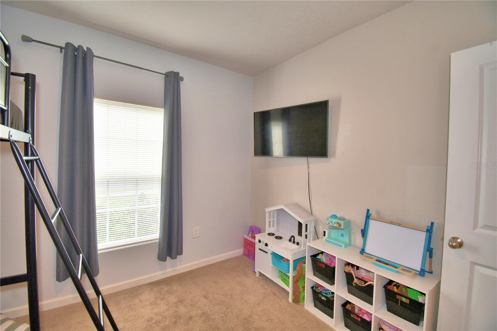Single Family Residence at 542 EAGLE LANDING BOULEVARD, WINTER HAVEN, photo 17 of 59