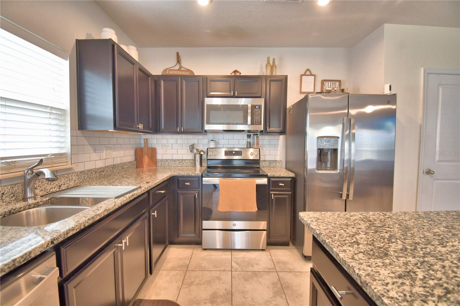 Single Family Residence at 542 EAGLE LANDING BOULEVARD, WINTER HAVEN, photo 4 of 59