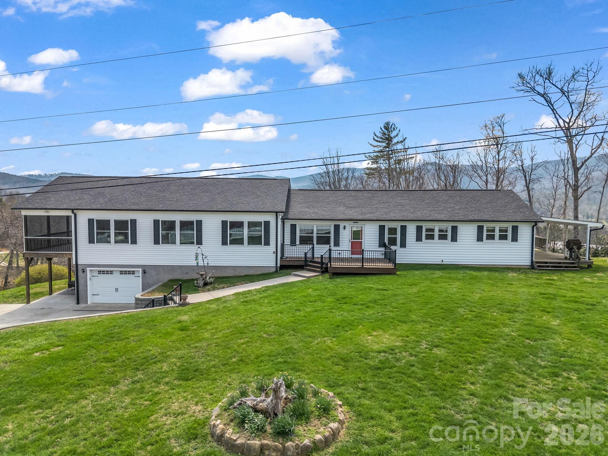 Front - 1086 Carters Ridge Road, Spruce Pine