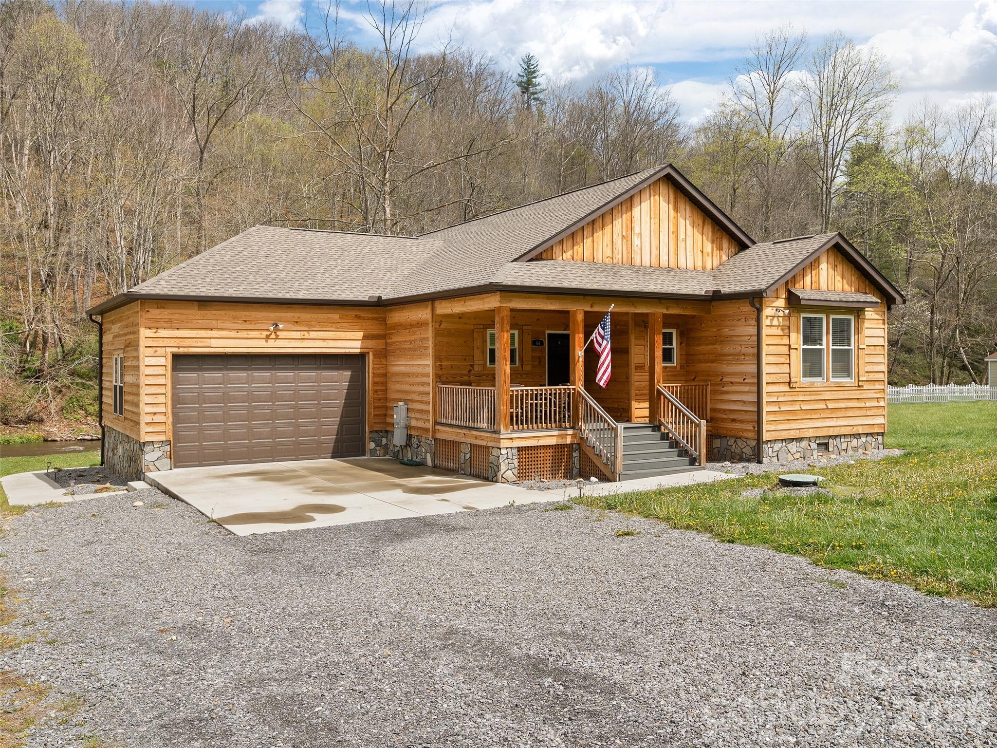 44 Rapid Waters Way