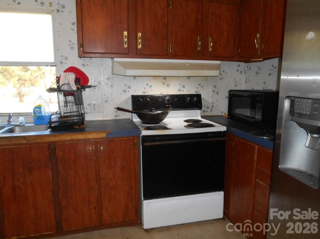 Single Family Residence at 2184 Stove Drive, Newton, photo 11 of 30