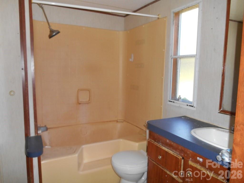 Primary Bath - 2184 Stove Drive, Newton