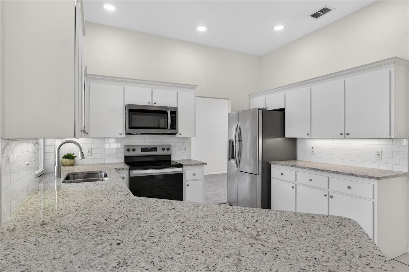 Kitchen - 131 RUBY LAKE DR, WINTER HAVEN
