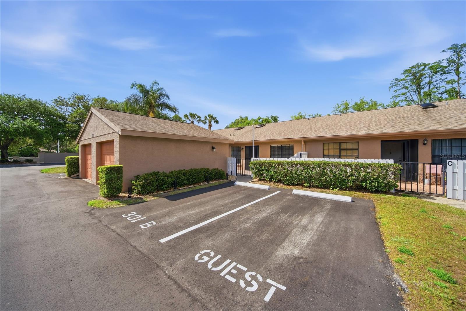 3135 CHARTER CLUB DR #B