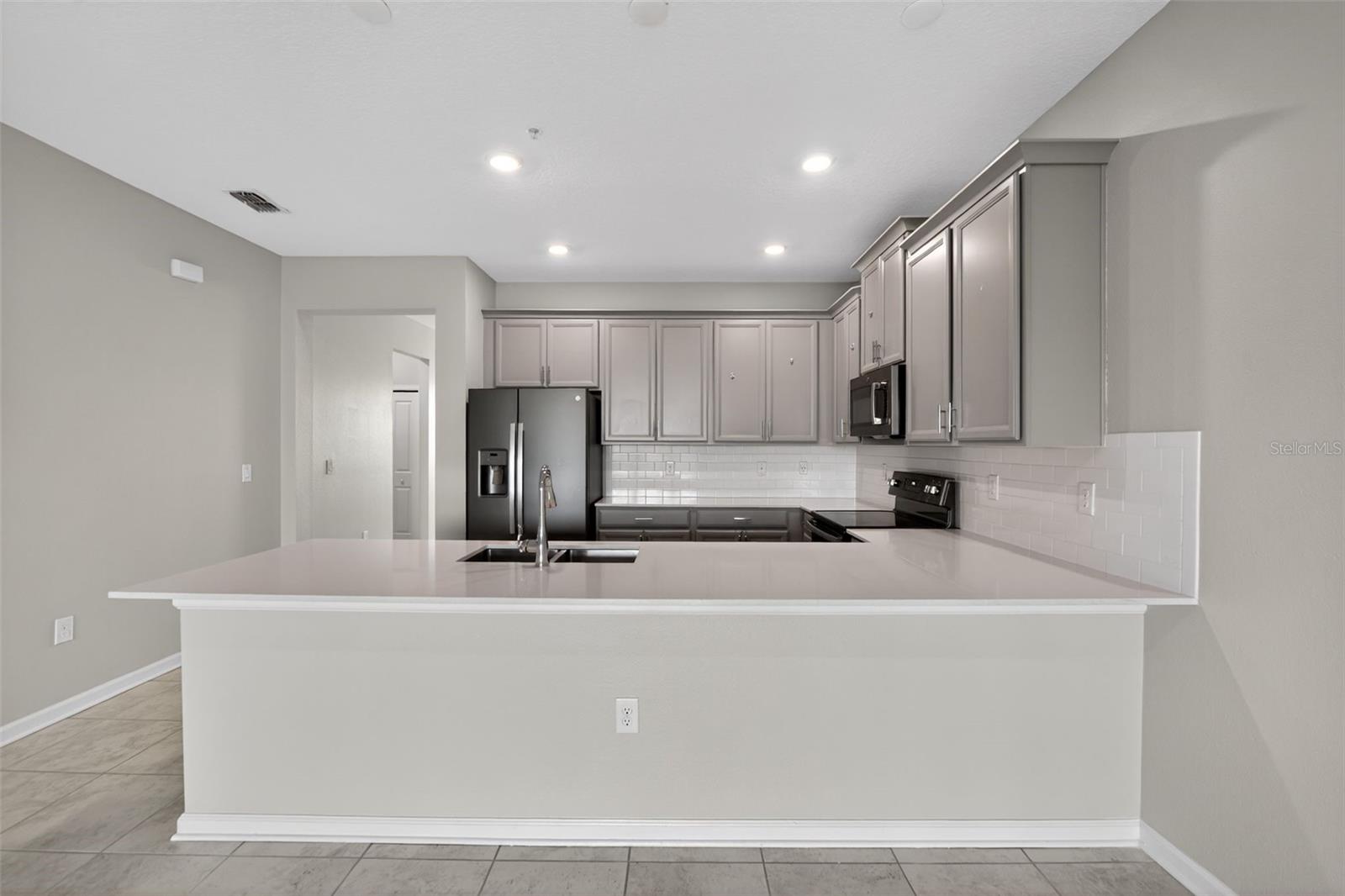Condominium at 1181 DROP LN #0, DAVENPORT, photo 7 of 39