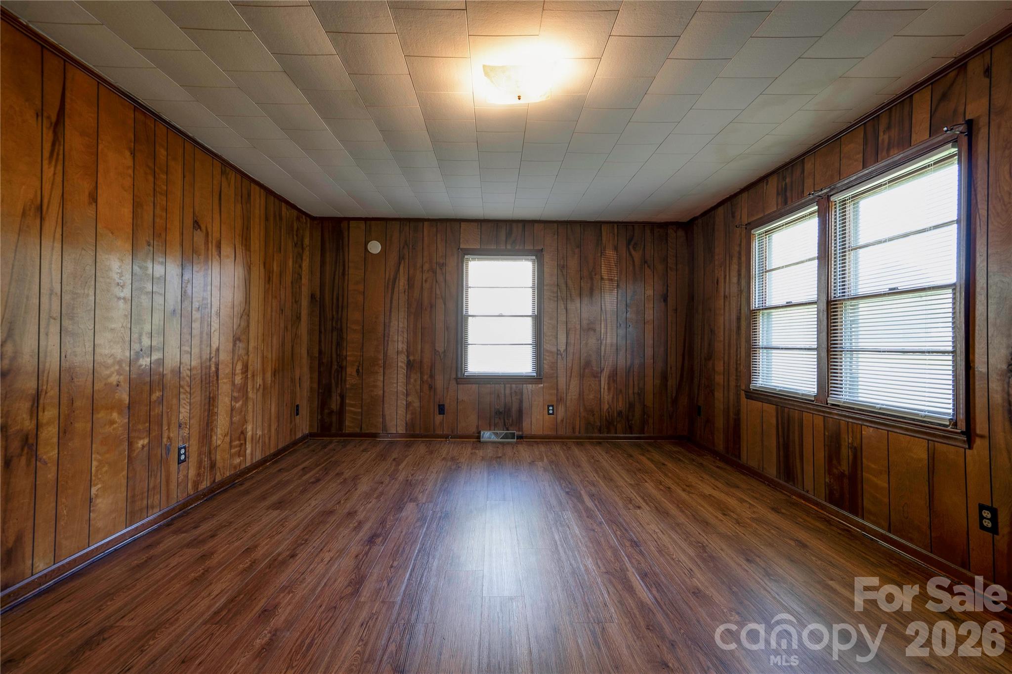 Single Family Residence at 110 Owens Street, Kings Mountain, photo 3 of 16
