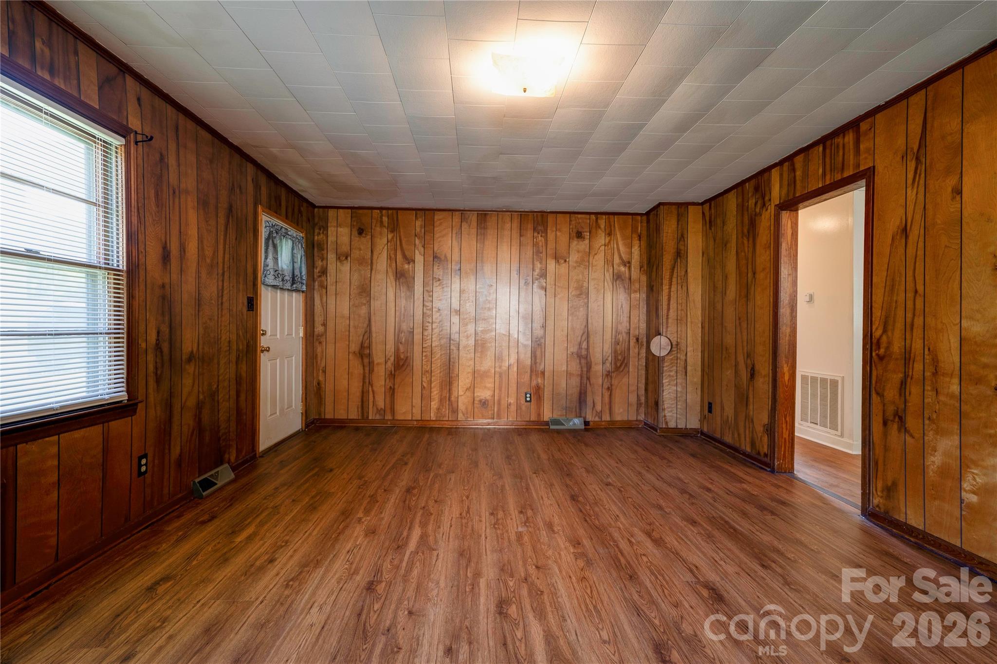 Single Family Residence at 110 Owens Street, Kings Mountain, photo 4 of 16