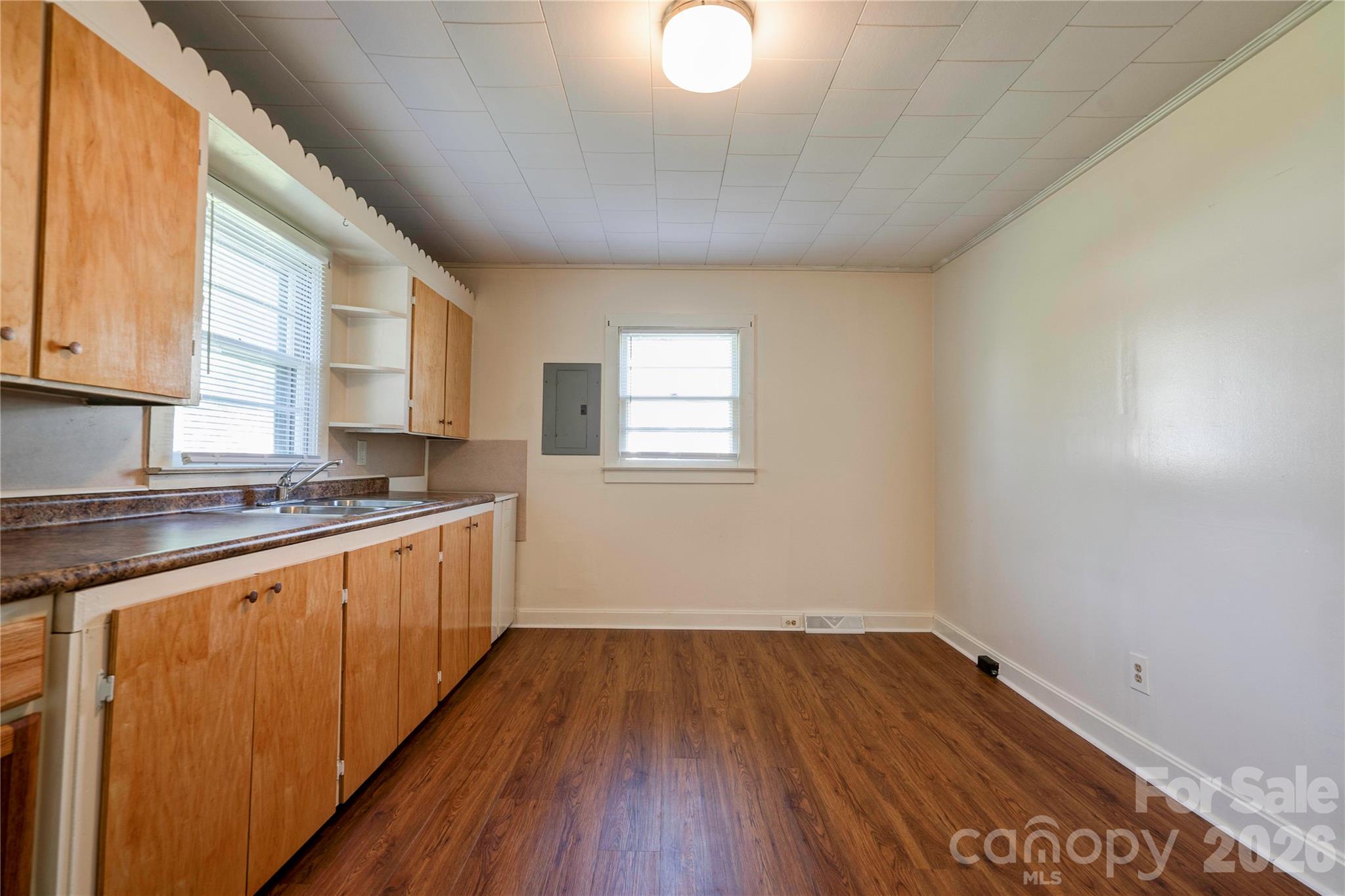 Single Family Residence at 110 Owens Street, Kings Mountain, photo 6 of 16