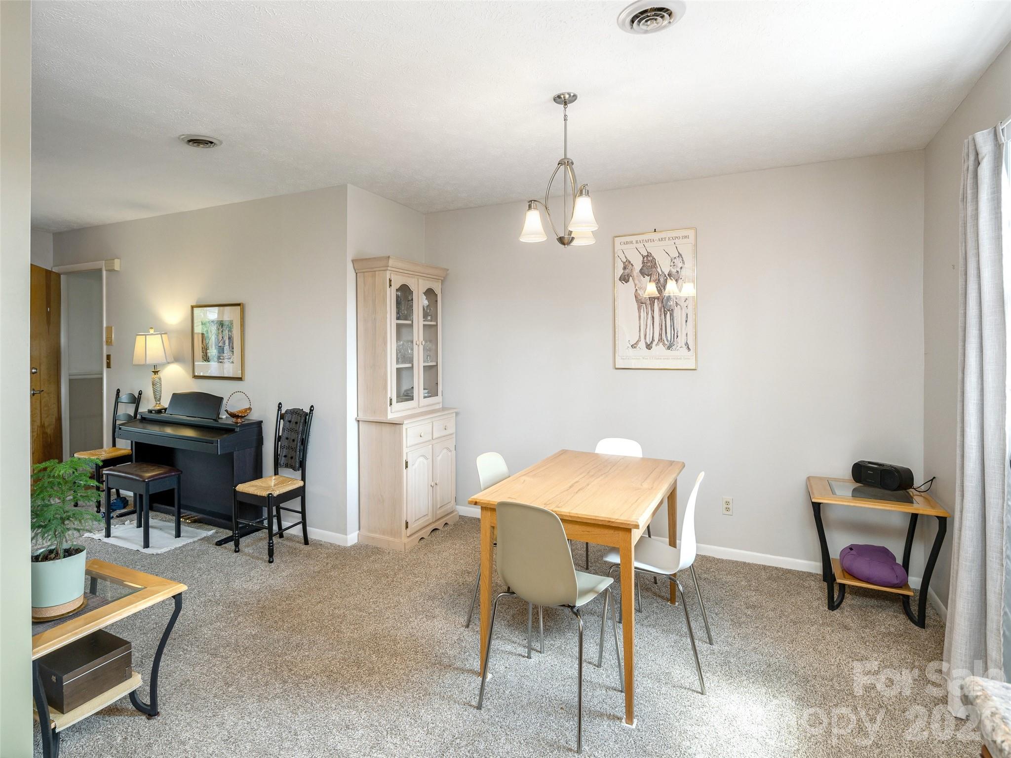 Dining - 103 Oakwood Place, Hendersonville