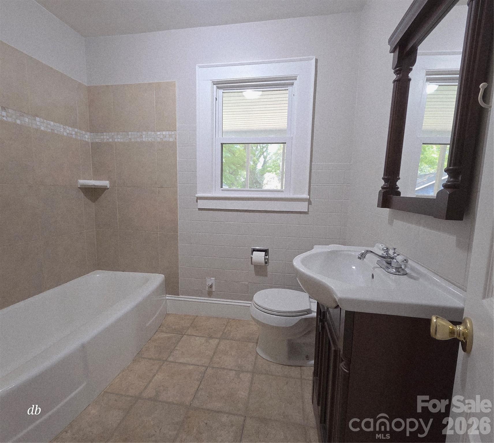 Bath - 109 Brookhill Road, Shelby