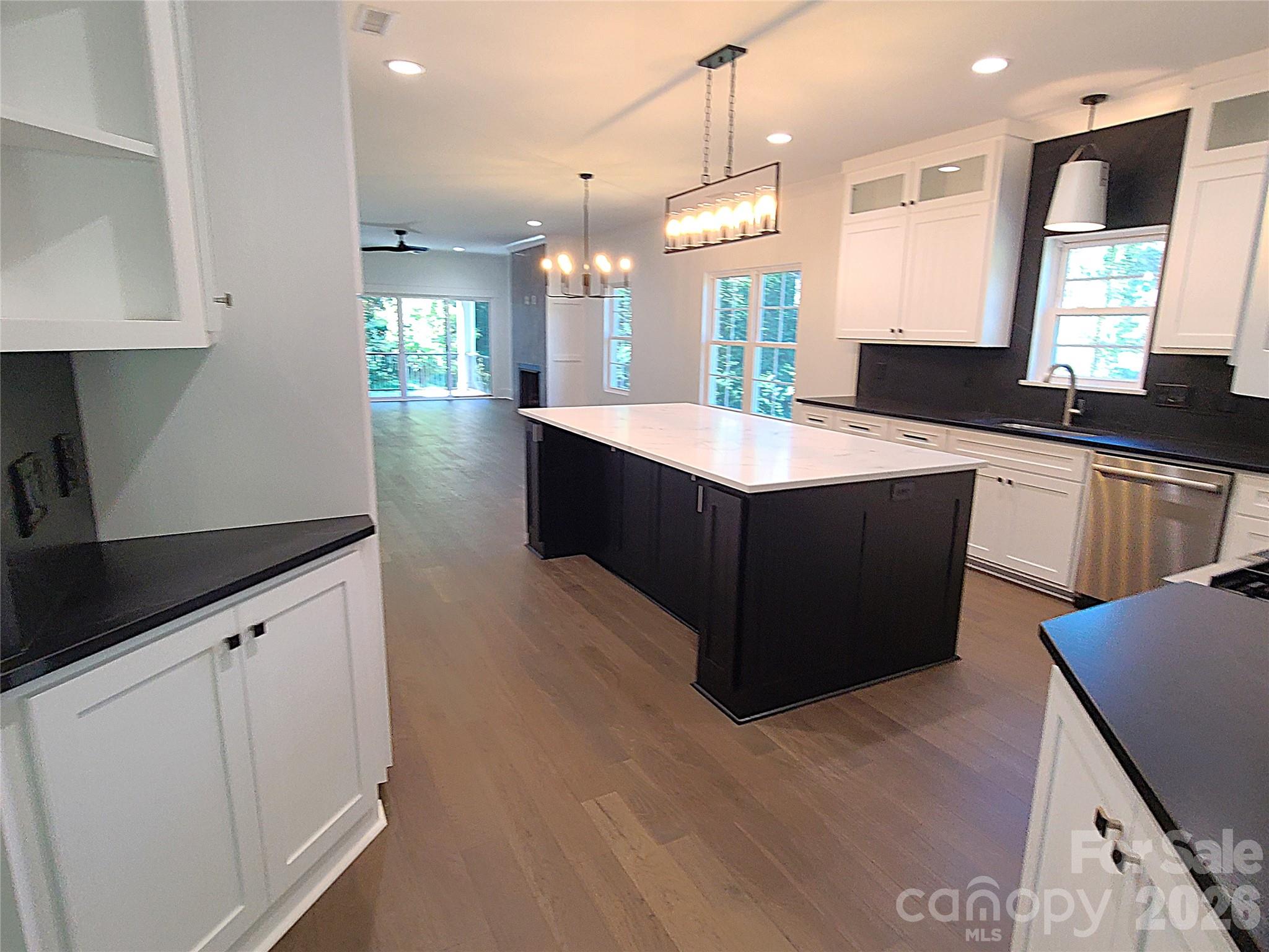 Quartz countertops and backsplash - 444 19th Avenue Circle NW, Hickory