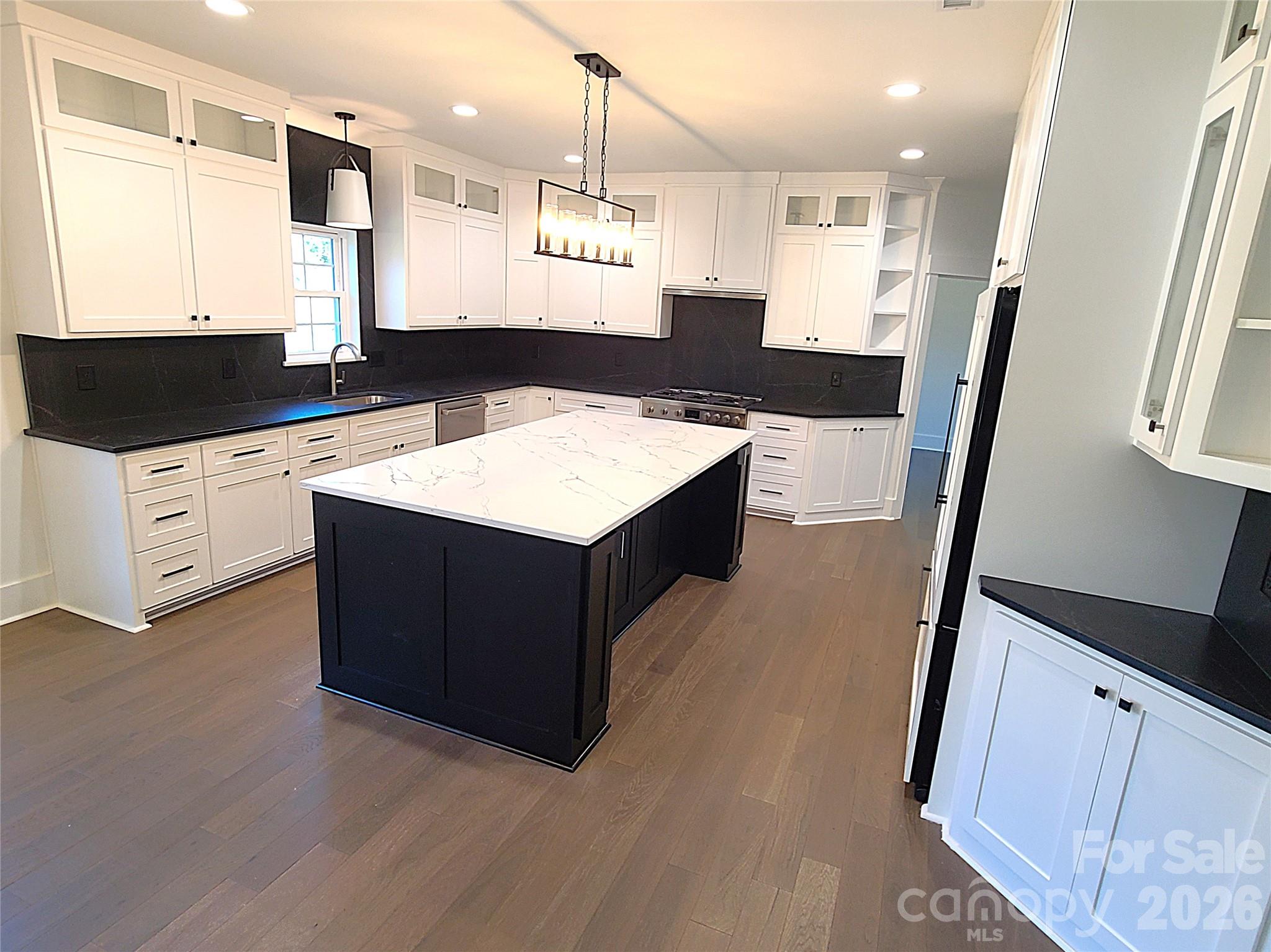 Custom cabinets - 444 19th Avenue Circle NW, Hickory