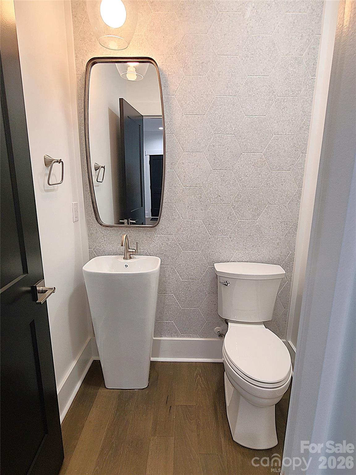Half bath - 444 19th Avenue Circle NW, Hickory