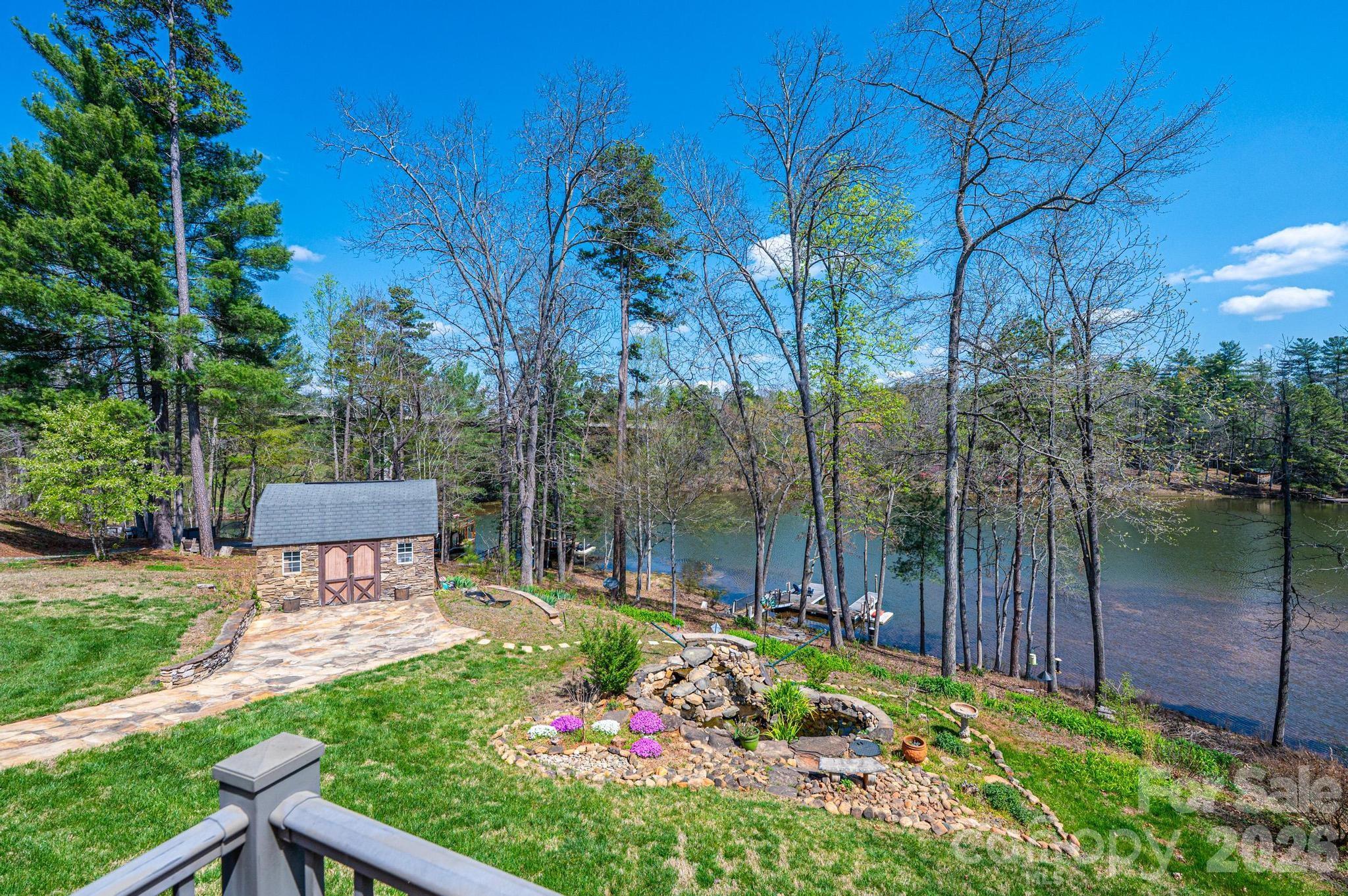 Single Family Residence at 4726 Crystal Falls Avenue, Hickory, photo 5 of 45