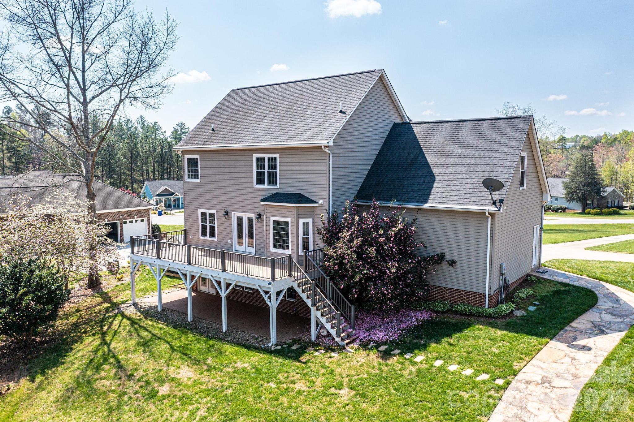 Single Family Residence at 4726 Crystal Falls Avenue, Hickory, photo 38 of 45
