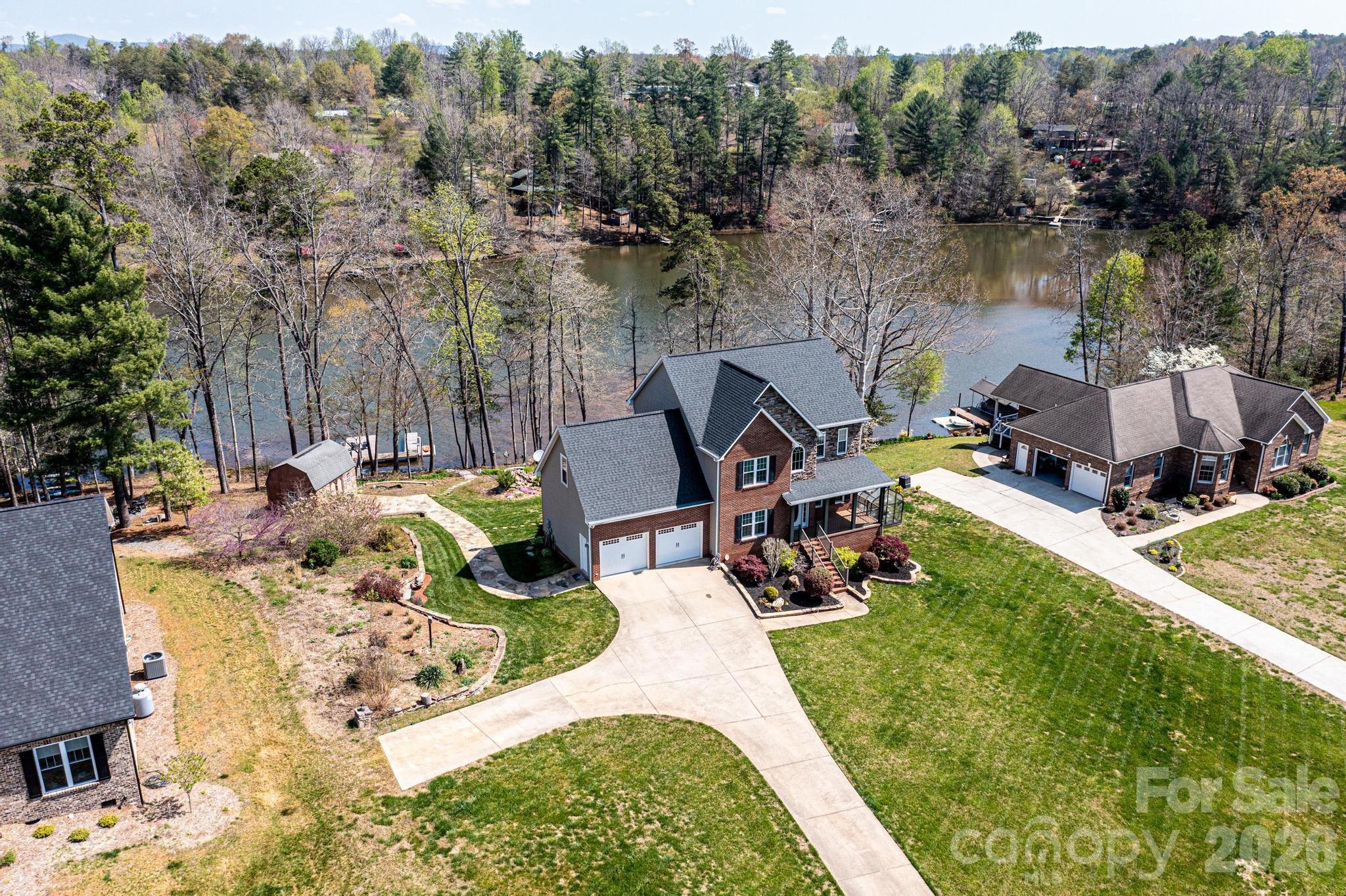 Single Family Residence at 4726 Crystal Falls Avenue, Hickory, photo 3 of 45