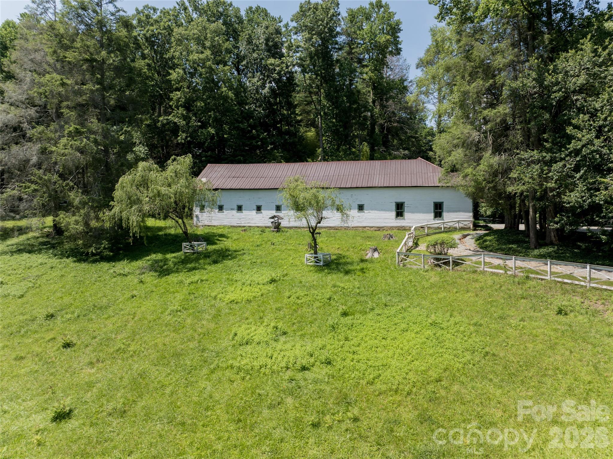 Single Family Residence at 34 Oak Gate Drive, Hendersonville, photo 11 of 16