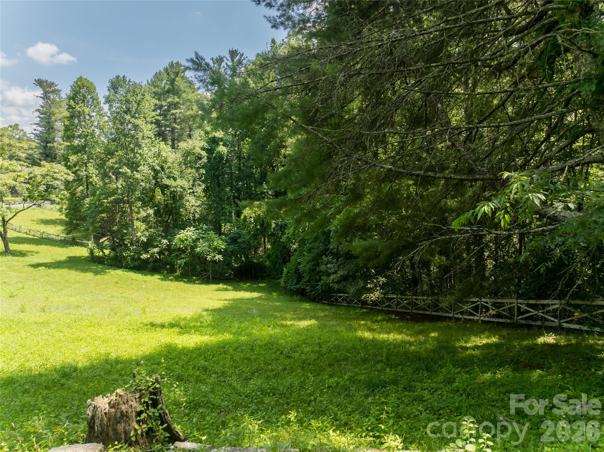Single Family Residence at 34 Oak Gate Drive, Hendersonville, photo 14 of 16