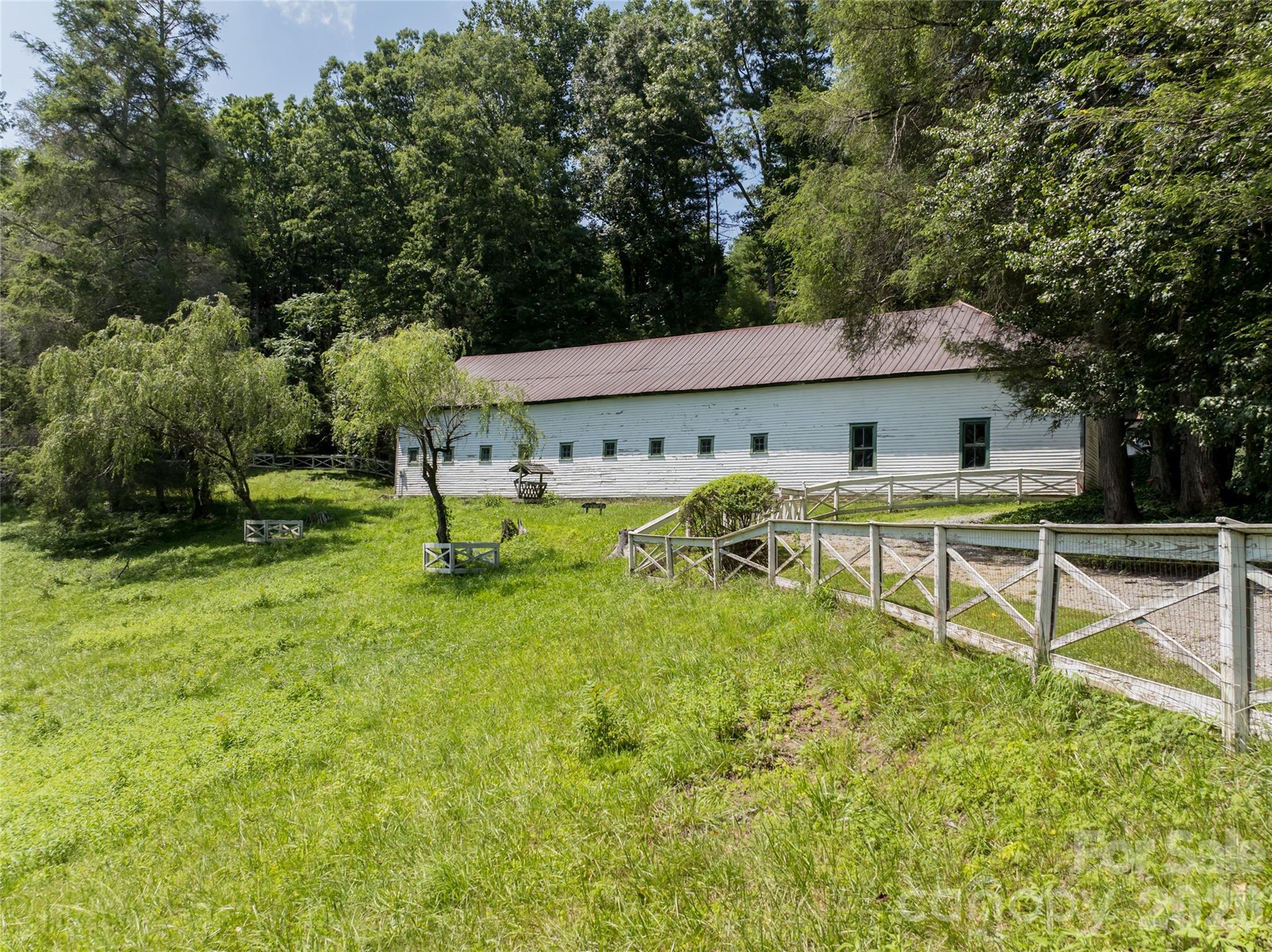 Single Family Residence at 34 Oak Gate Drive, Hendersonville, photo 15 of 16