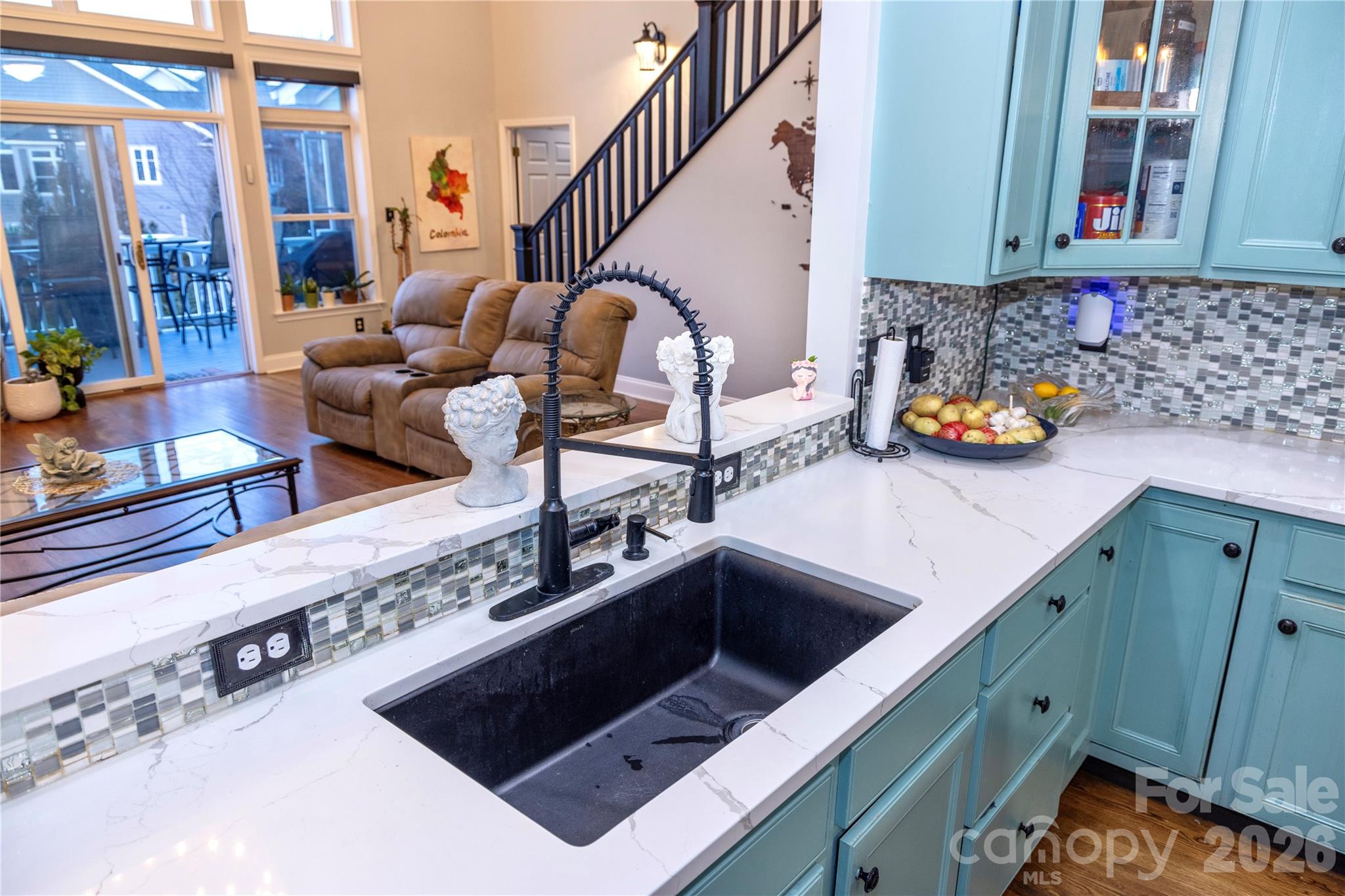 kitchen toward livingroom - 5 Gemini Heights, Weaverville