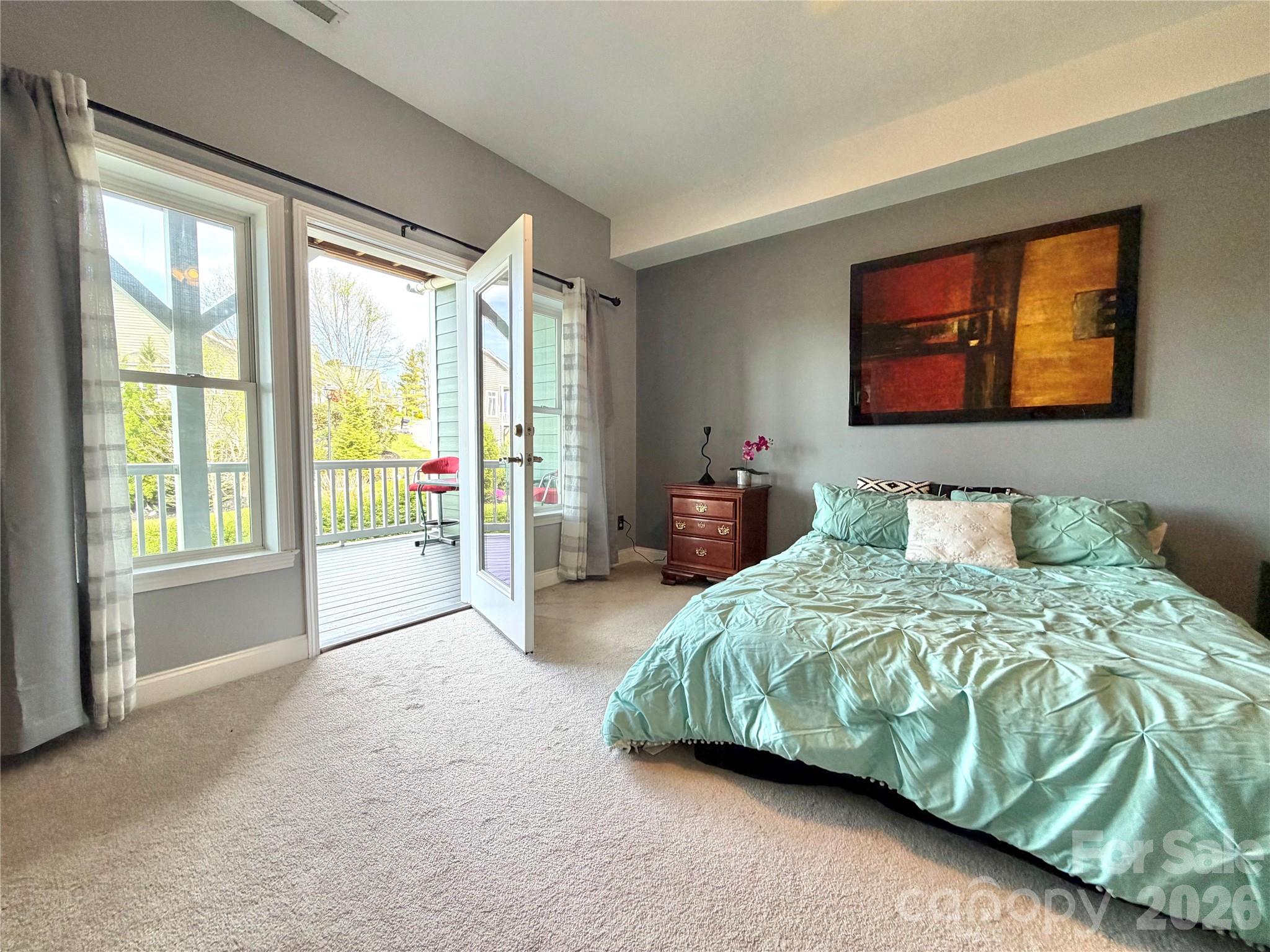 lower bedroom looking onto porch - 5 Gemini Heights, Weaverville