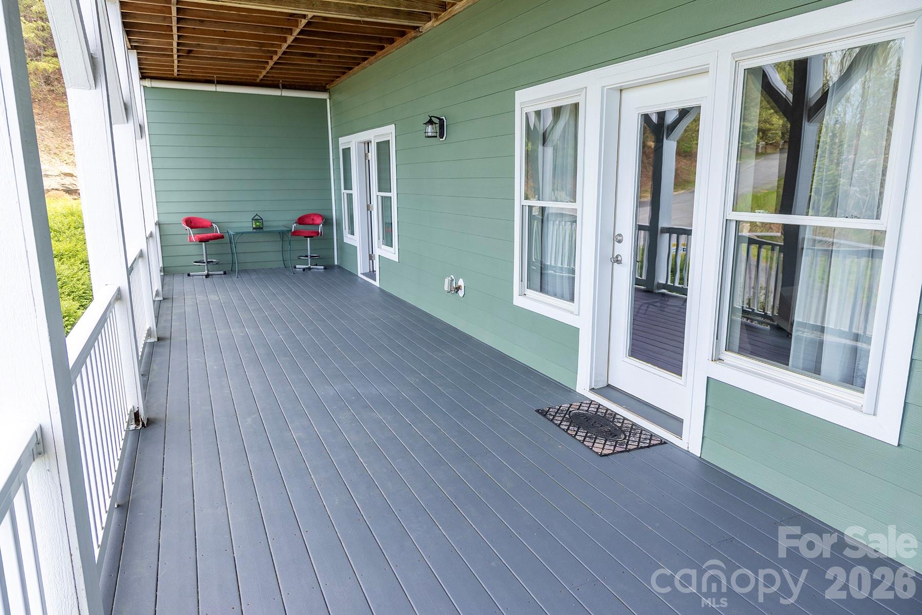 lexpansive lower porch/deck - 5 Gemini Heights, Weaverville