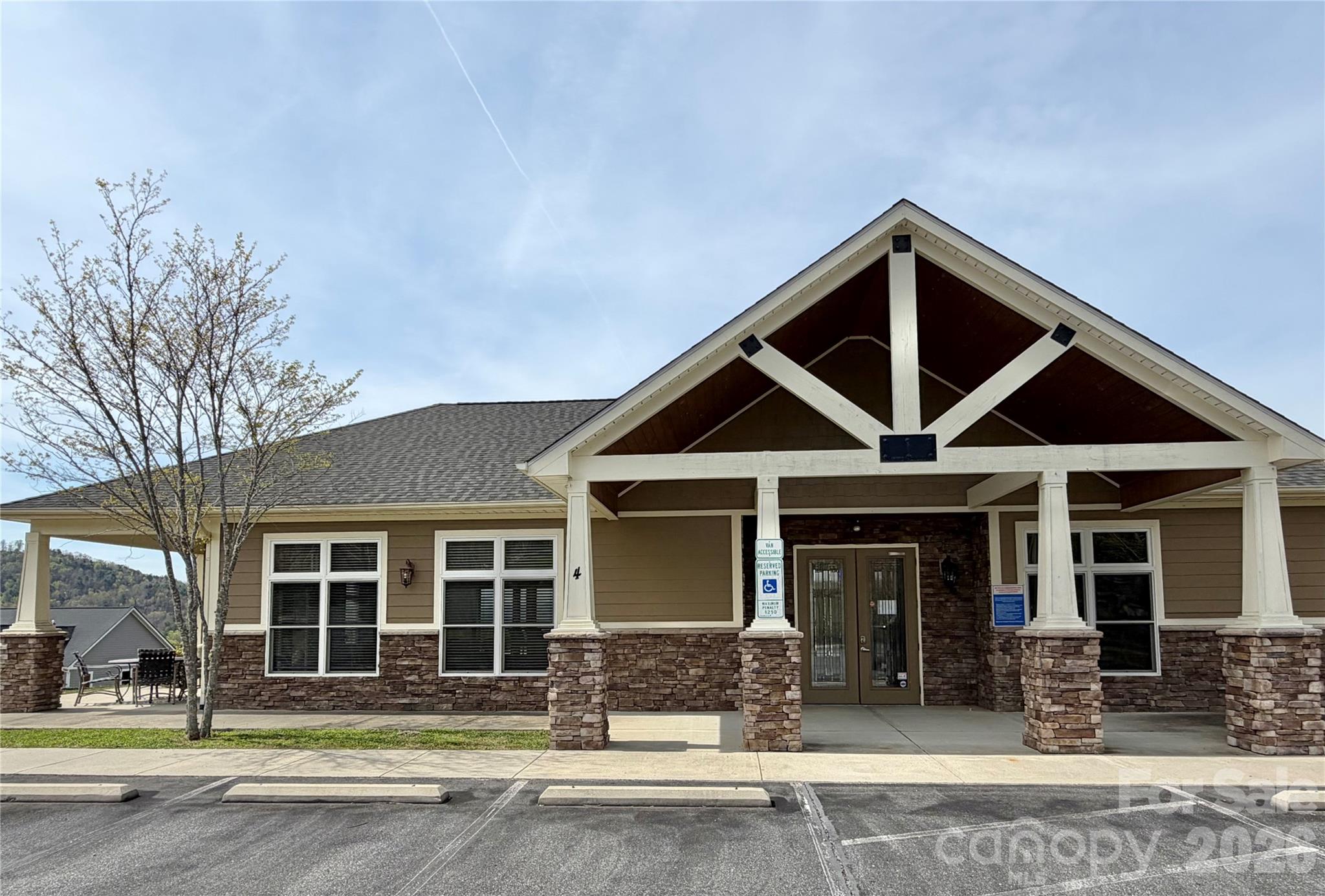 clubhouse - 5 Gemini Heights, Weaverville