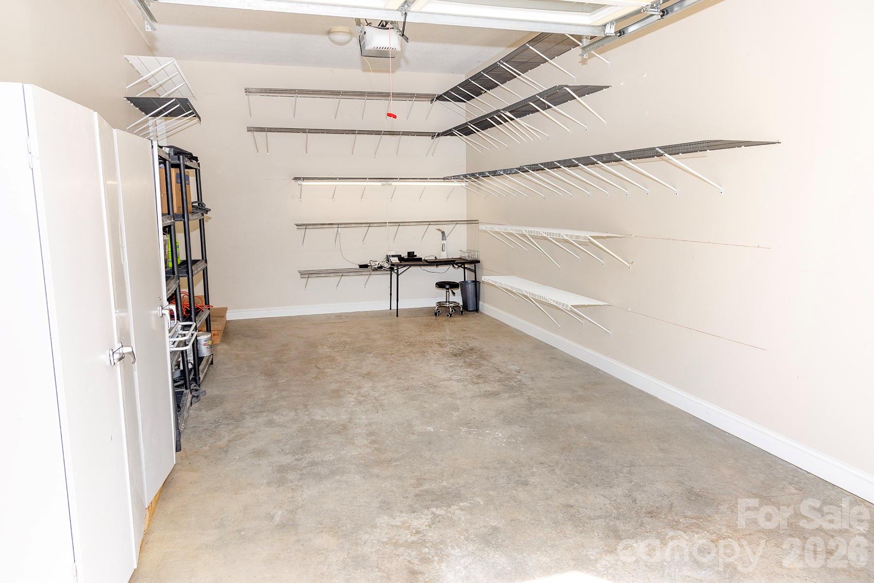 garage - 5 Gemini Heights, Weaverville