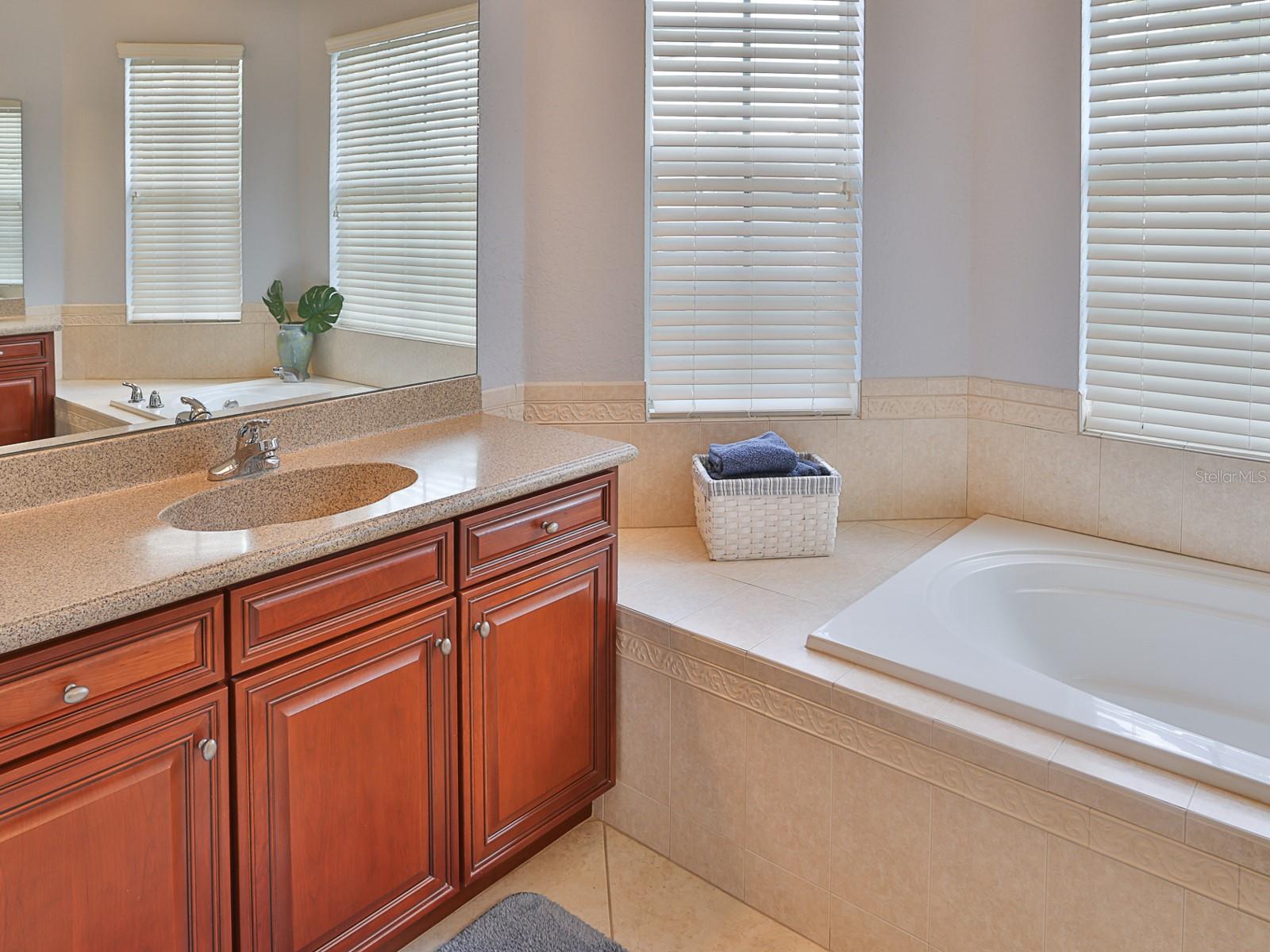 Single Family Residence at 5268 PEBBLE BEACH BLVD, WINTER HAVEN, photo 27 of 75