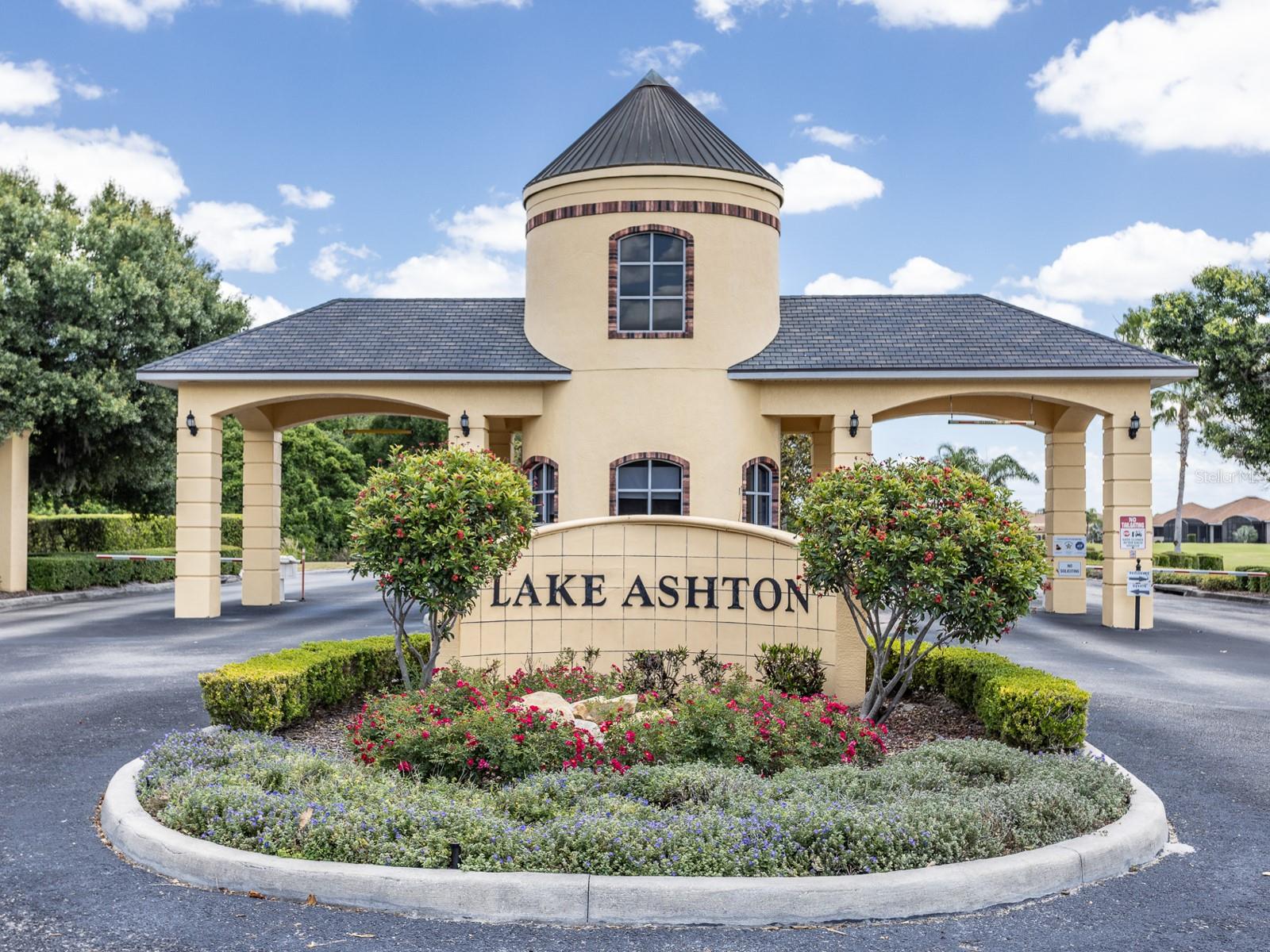 Single Family Residence at 5268 PEBBLE BEACH BLVD, WINTER HAVEN, photo 48 of 75
