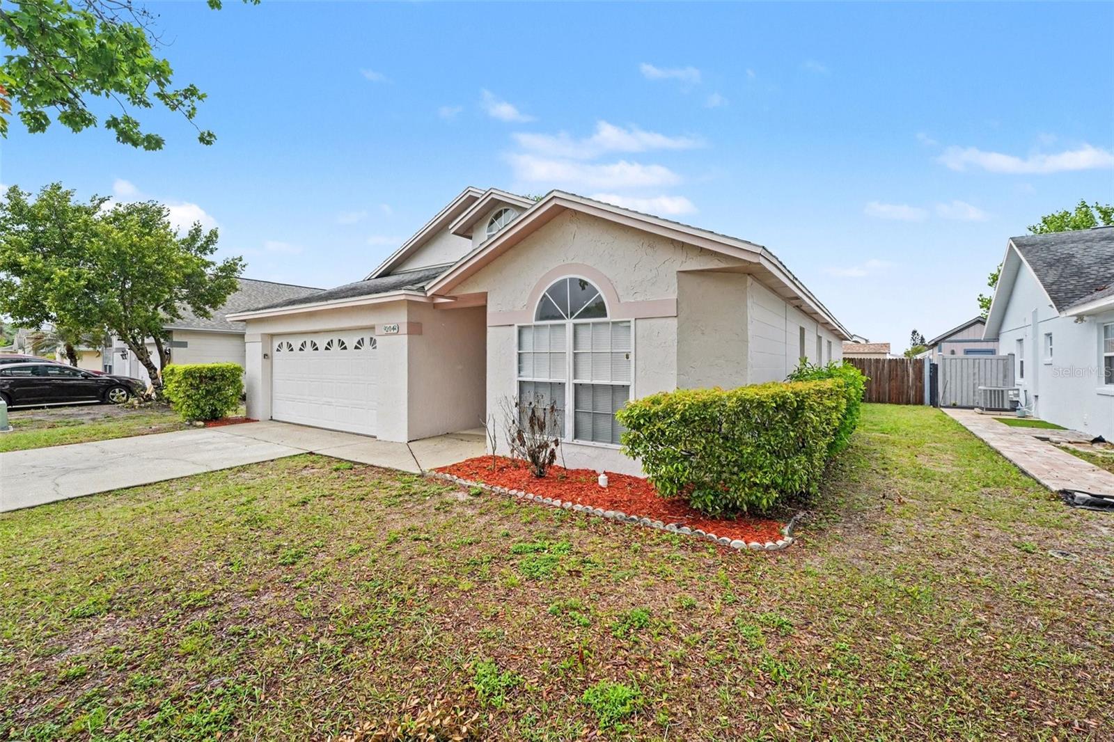 Single Family Residence at 204 KINGSHILL CT SE, WINTER HAVEN, photo 2 of 20