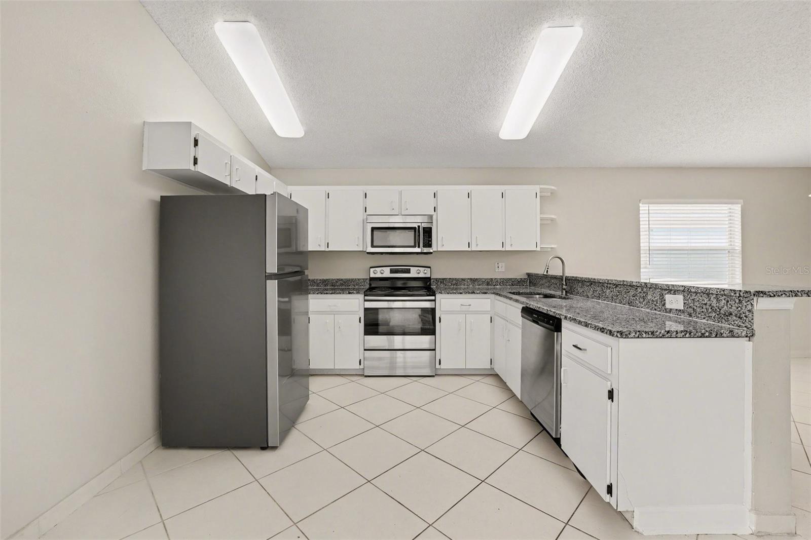Single Family Residence at 204 KINGSHILL CT SE, WINTER HAVEN, photo 7 of 20