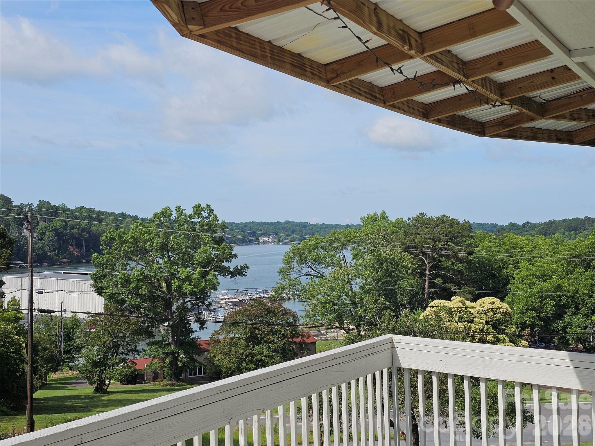 Single Family Residence at 500 Steel Bridge Loop, Hickory, photo 2 of 24