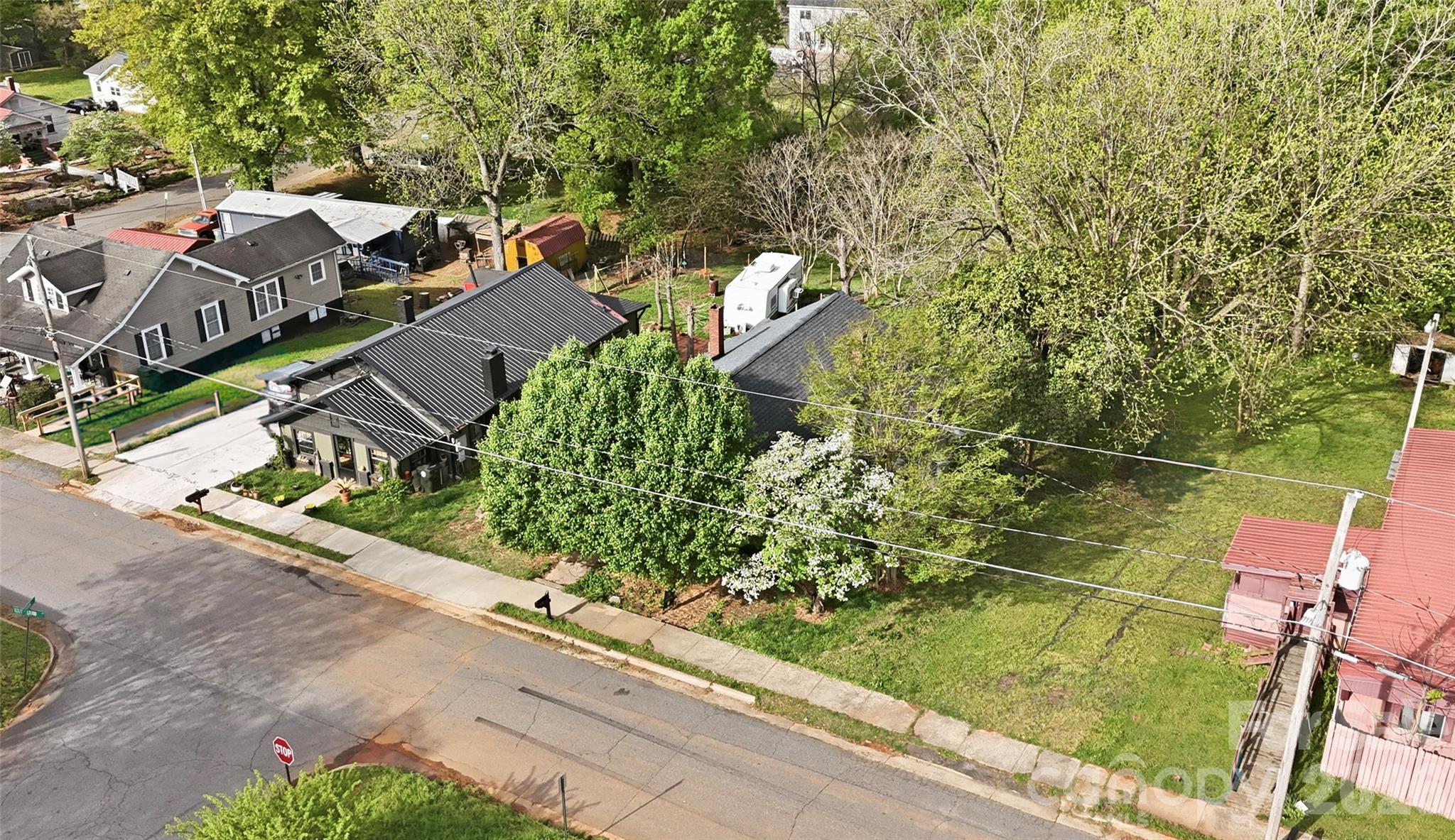 Single Family Residence at 234 S Ervin Avenue, Newton, photo 19 of 24