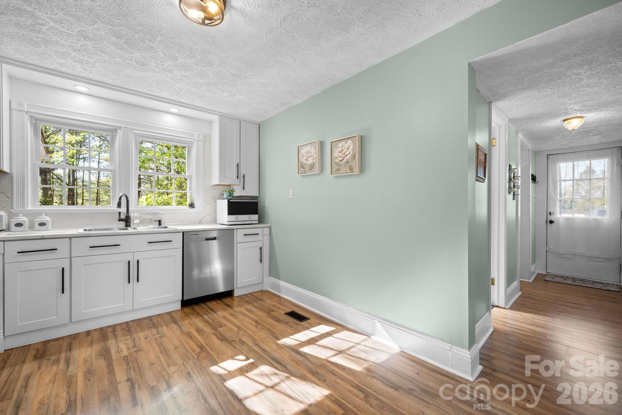 Single Family Residence at 304 Garrou Avenue SE, Valdese, photo 10 of 16