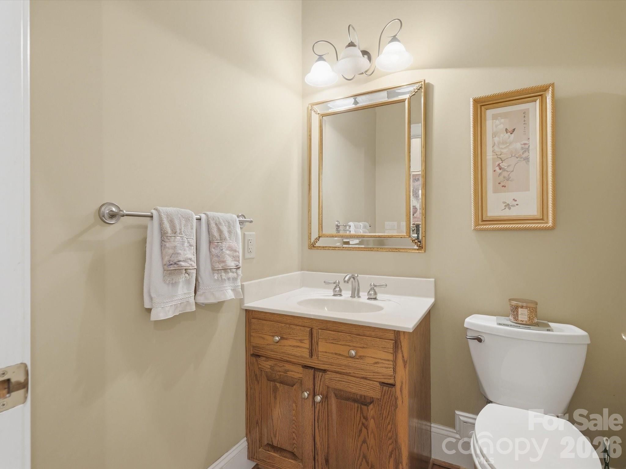 Hall Bathroom off foyer - 1215 Rosa Drive, Monroe