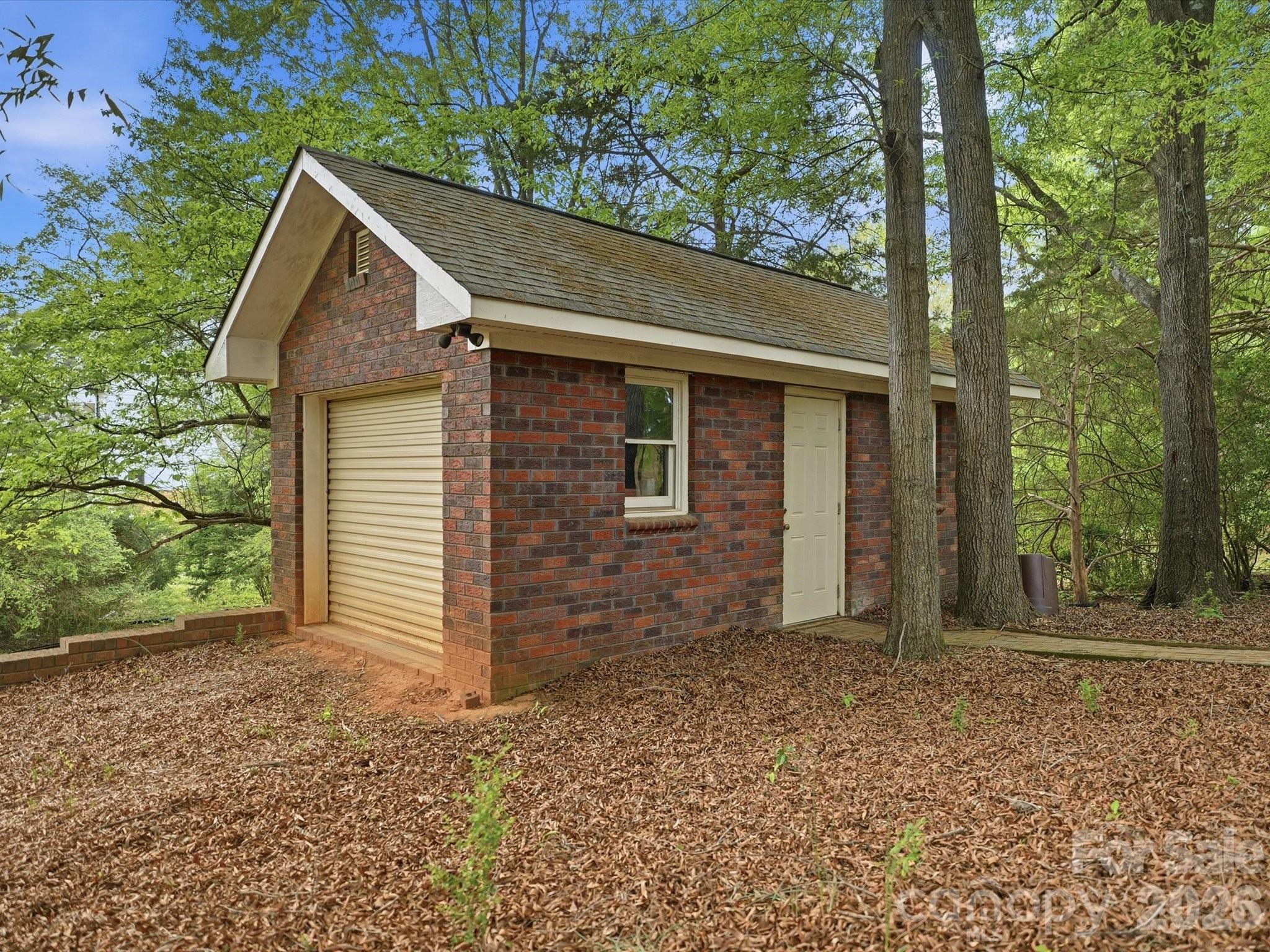 Detached garage, workshop, boat storage, golf cart, lawn mower, etc... - 1215 Rosa Drive, Monroe