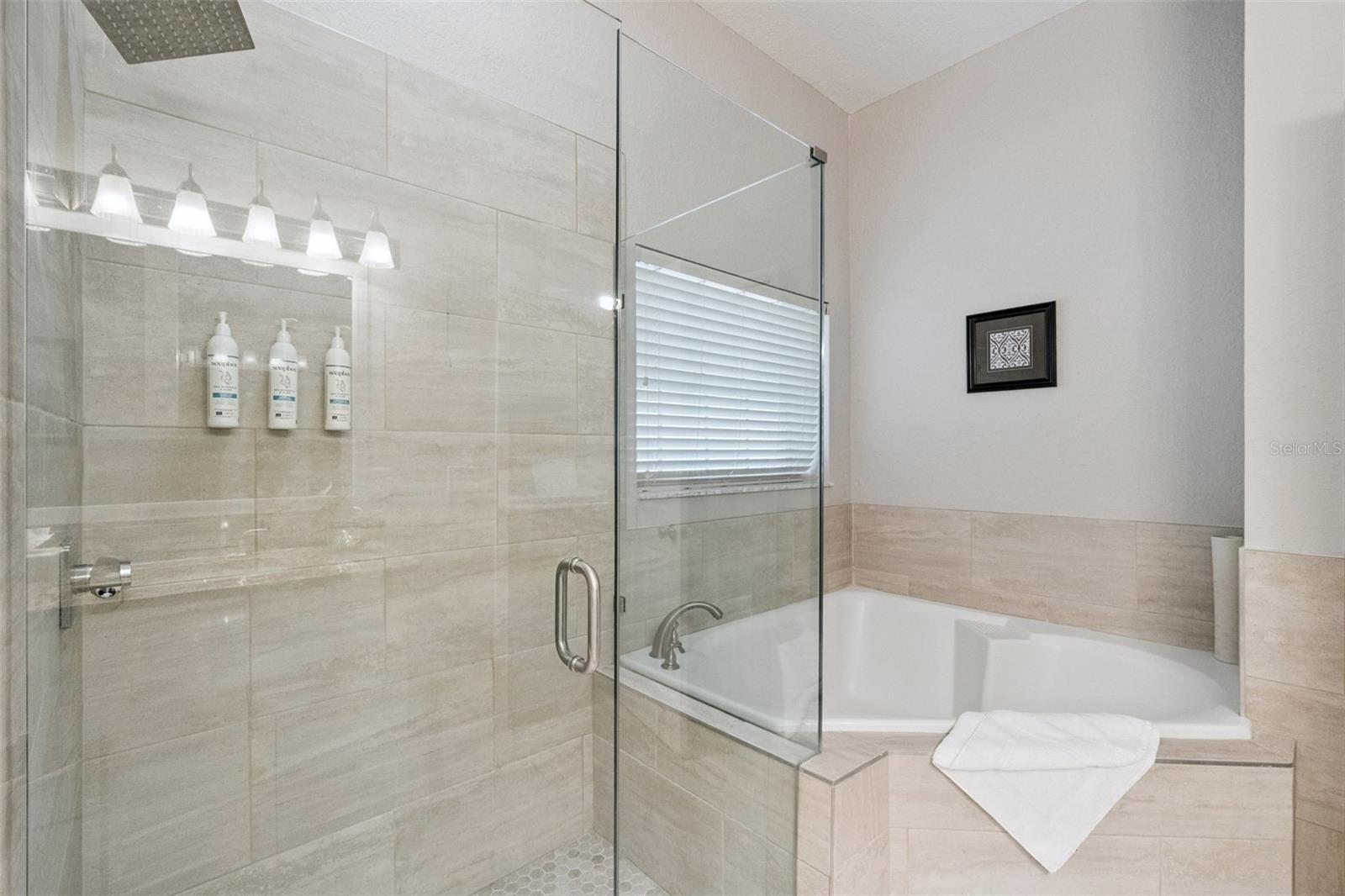 Condominium at 106 LUCAYA LOOP, DAVENPORT, photo 19 of 50