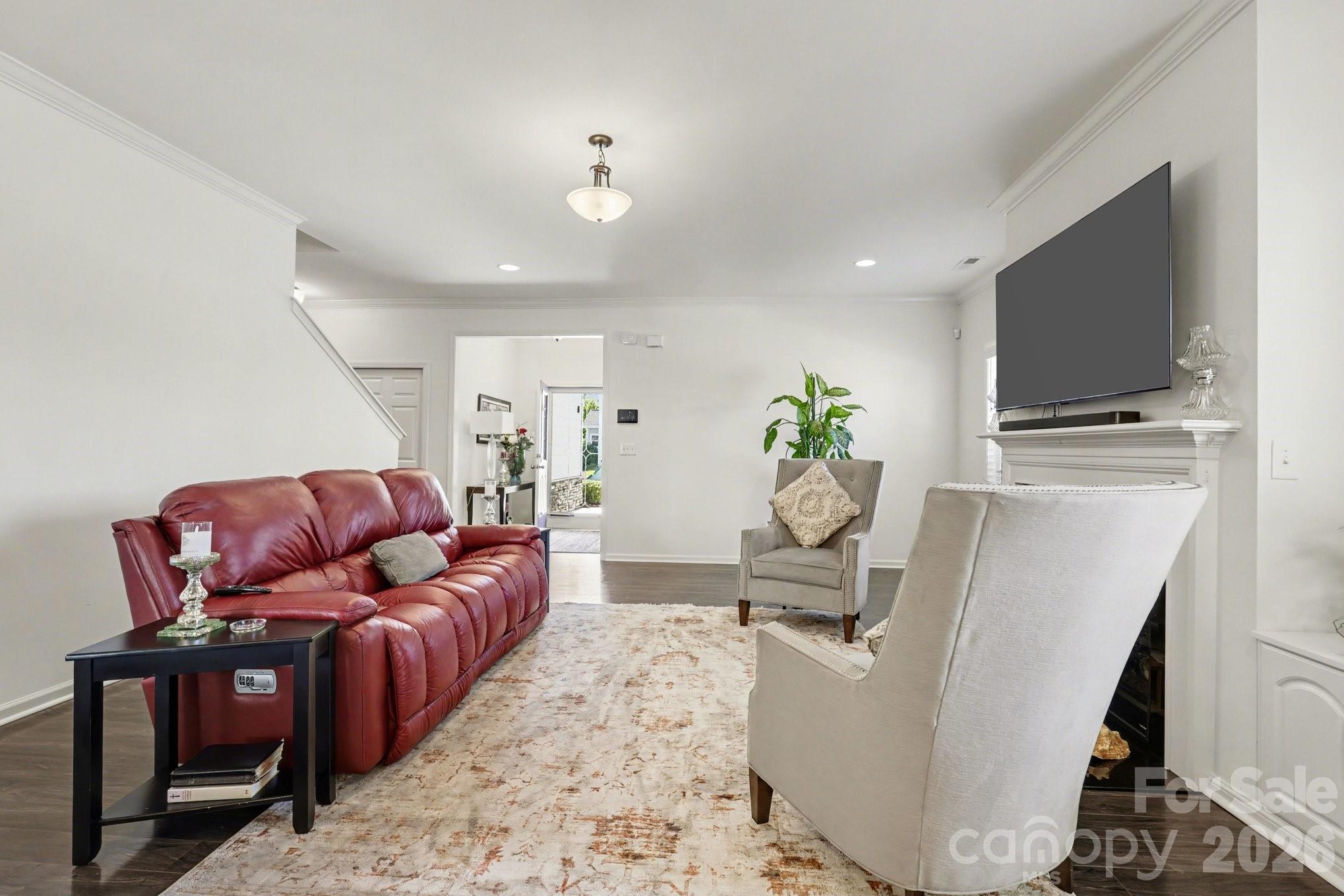 Single Family Residence at 2715 Watergarden Street, York, photo 5 of 27