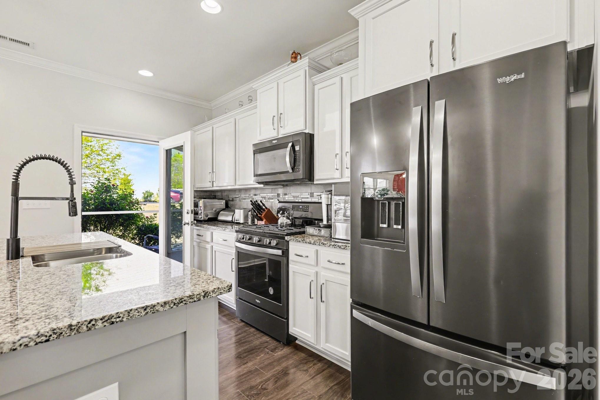 Single Family Residence at 2715 Watergarden Street, York, photo 8 of 27
