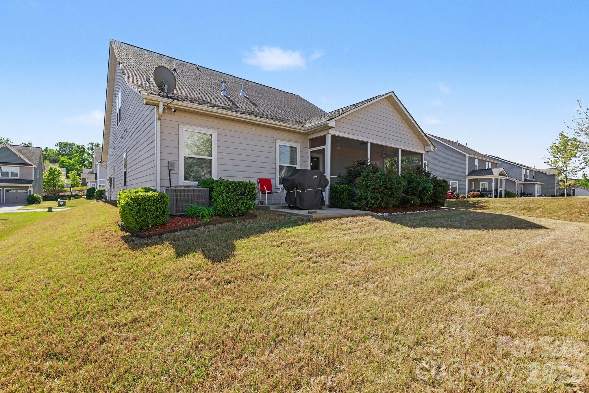 Single Family Residence at 2715 Watergarden Street, York, photo 26 of 27