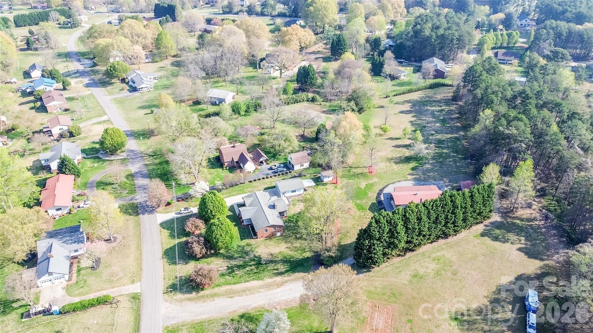 Single Family Residence at 167 Southwood Drive, Statesville, photo 6 of 40