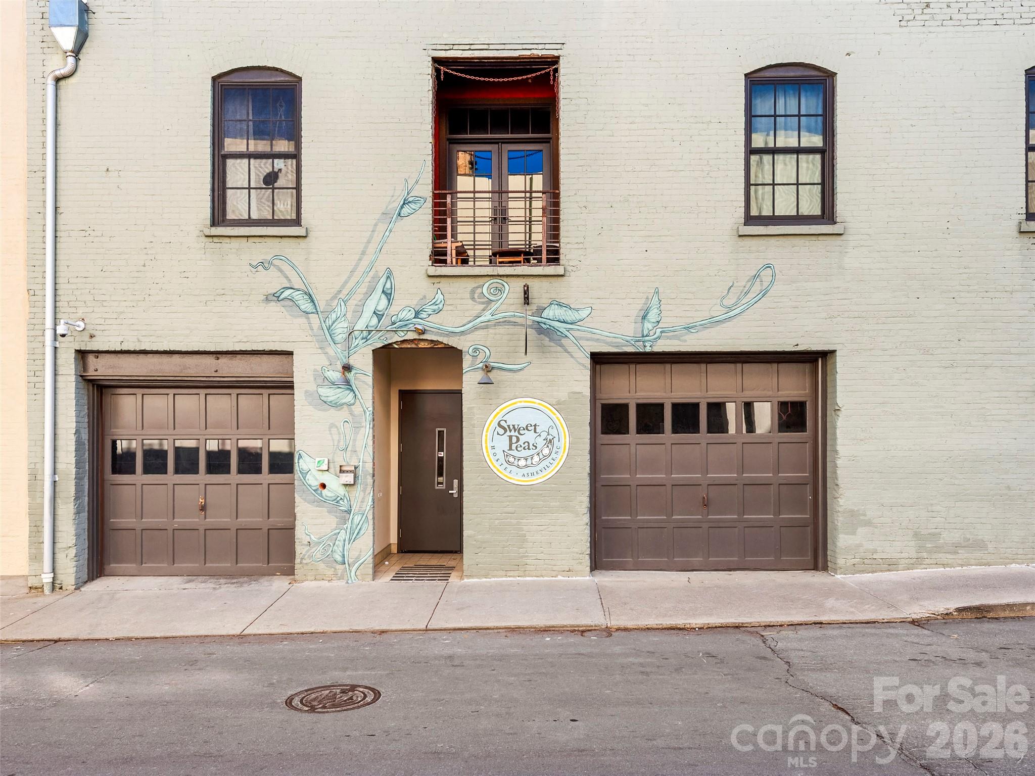 Retail at 39 N Lexington Avenue, Asheville, photo 3 of 6